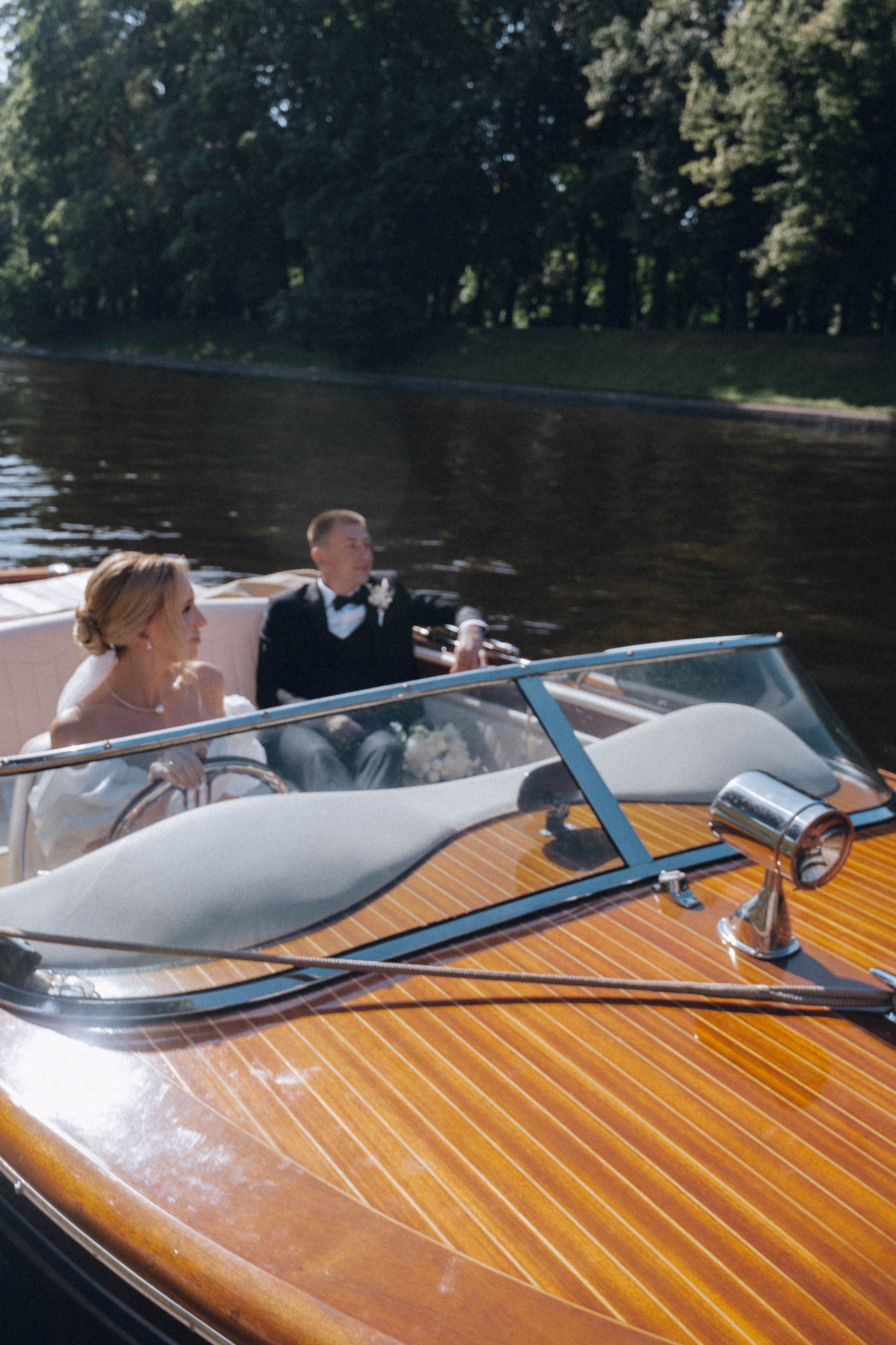 СВАДЕНБНАЯ СЬЕМКА НА КАТЕРЕ ПО КАНАЛАМ САНКТ-ПЕТЕРБУРГА И В АКВАТОРИИ НЕВЫ. Профессиональный фотограф, Санкт-Петербург — Виктория Богомолова