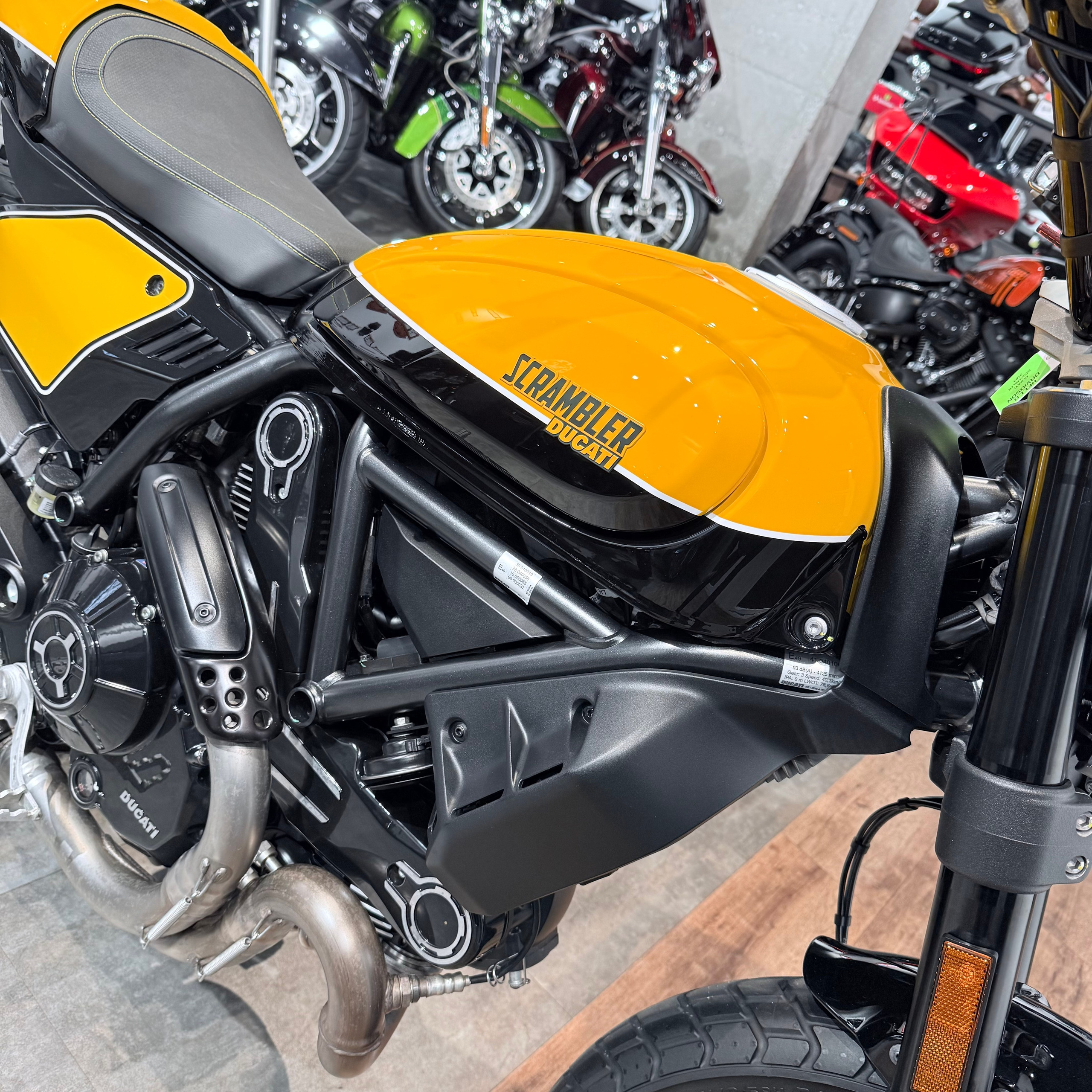 NЕW 2020 DUСАTI Scrambler Shining Blасk Yеllow. Hello Davidson, Москва. Только хорошие мотоциклы…