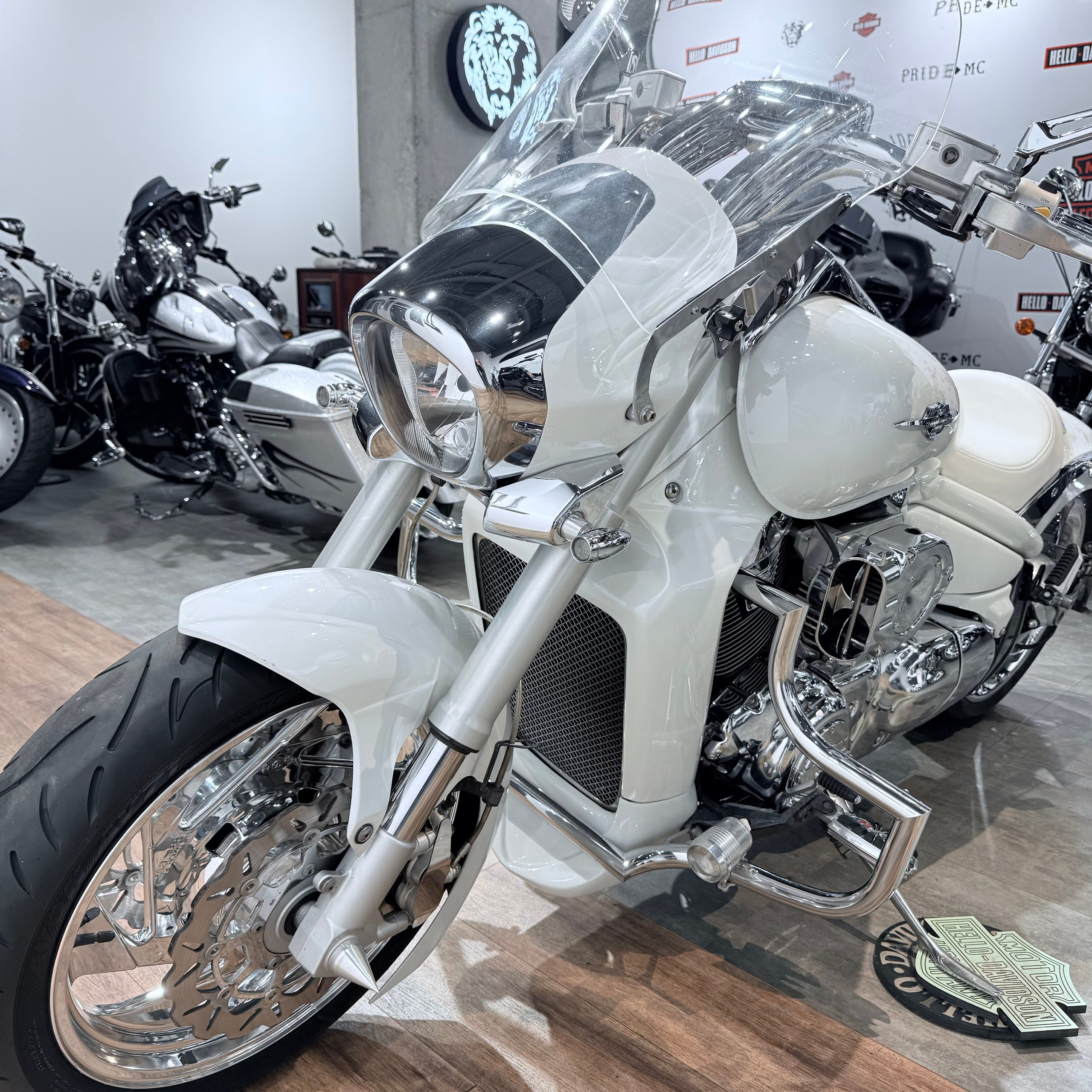 2007 SUZUКI М109R Whitе Hunter. Hello Davidson, Москва. Только хорошие мотоциклы…