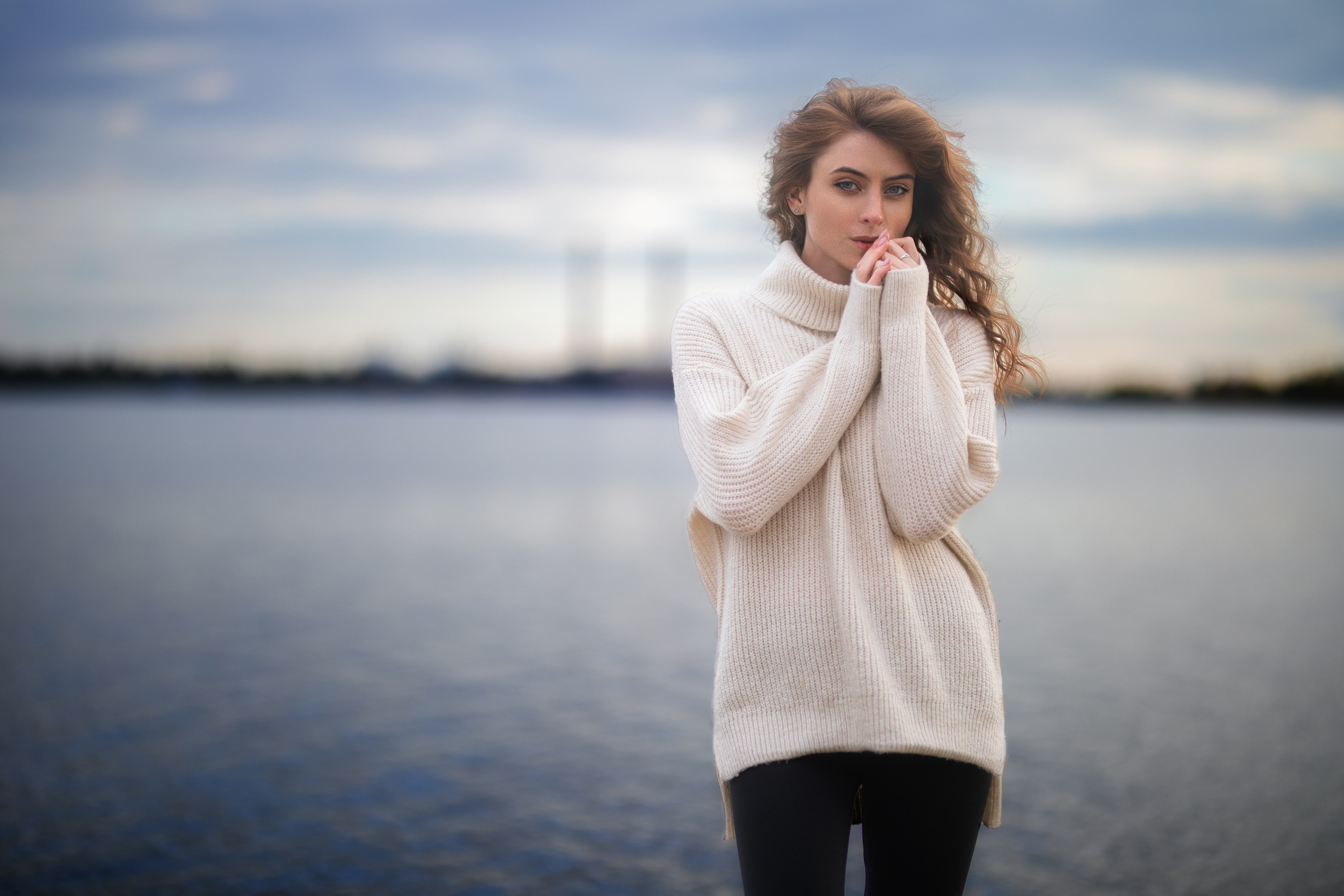 Осенняя съемка с Надеждой на берегу реки в формате для «себя»