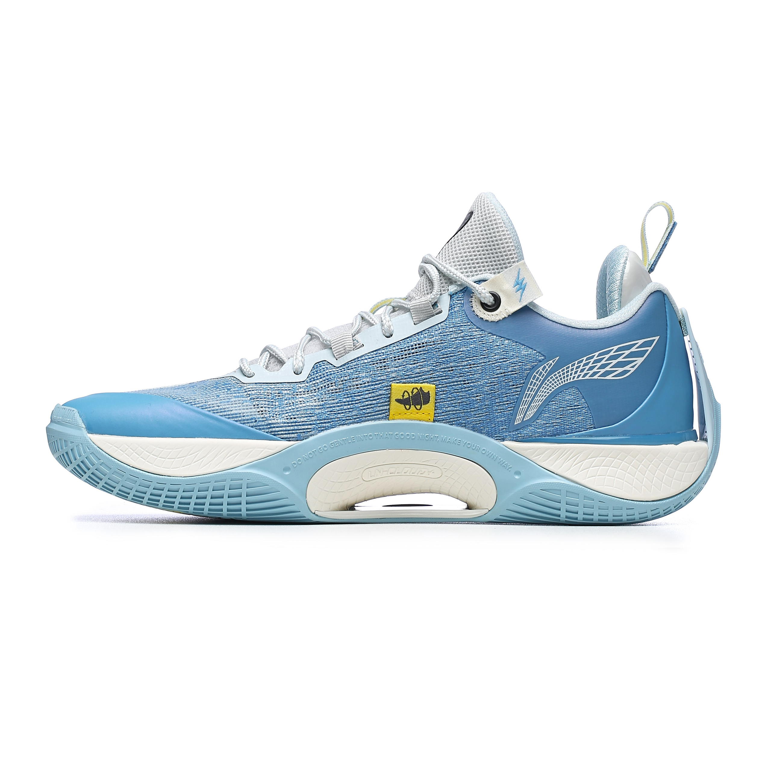 Фотография рекламного продукта на белом фоне для интернет-магазина" фотосъемка аксессуаров, дизайнерские вещи, головные уборы, предметная фотосъемка, неделя моды Москва, обтравка, обтравки, предметная ретушь, фэшн одежда, фотсъемка дорогой одежды в Москве. фотосъемка для брендов, фотосъемка для сайта, фотосъемка для маркетплейсов.