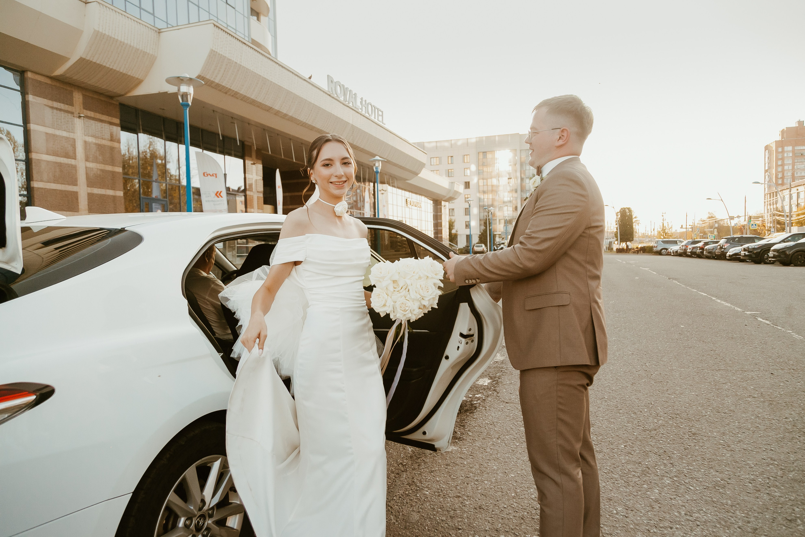 Свадебная осенняя фотосессия Ивана и Лидии в городе. Свадебный и репортажный фотограф в Ярославле и Санкт-Петербурге Роман Микрюков