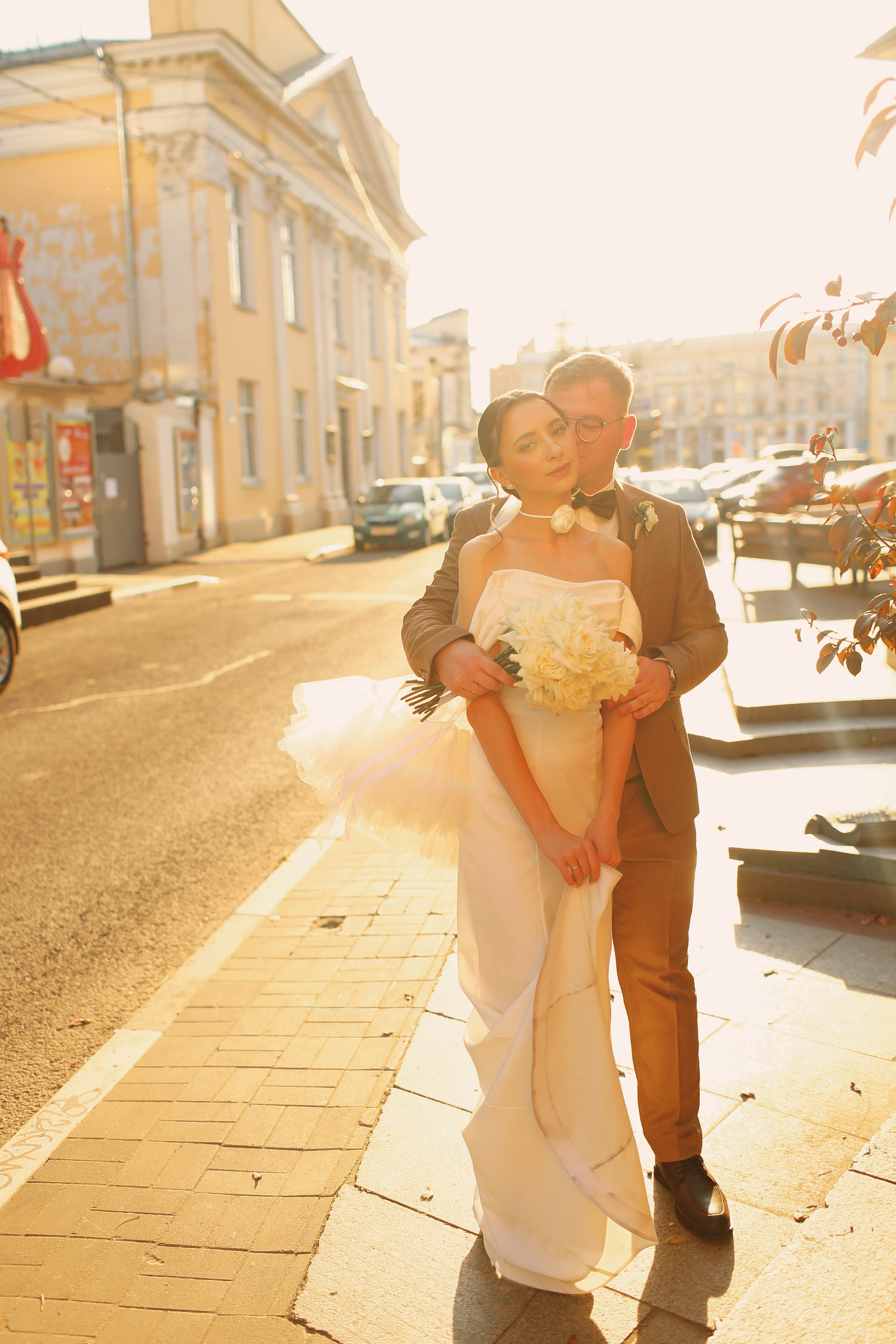 Свадебная осенняя фотосессия Ивана и Лидии в городе. Свадебный и репортажный фотограф в Ярославле и Санкт-Петербурге Роман Микрюков