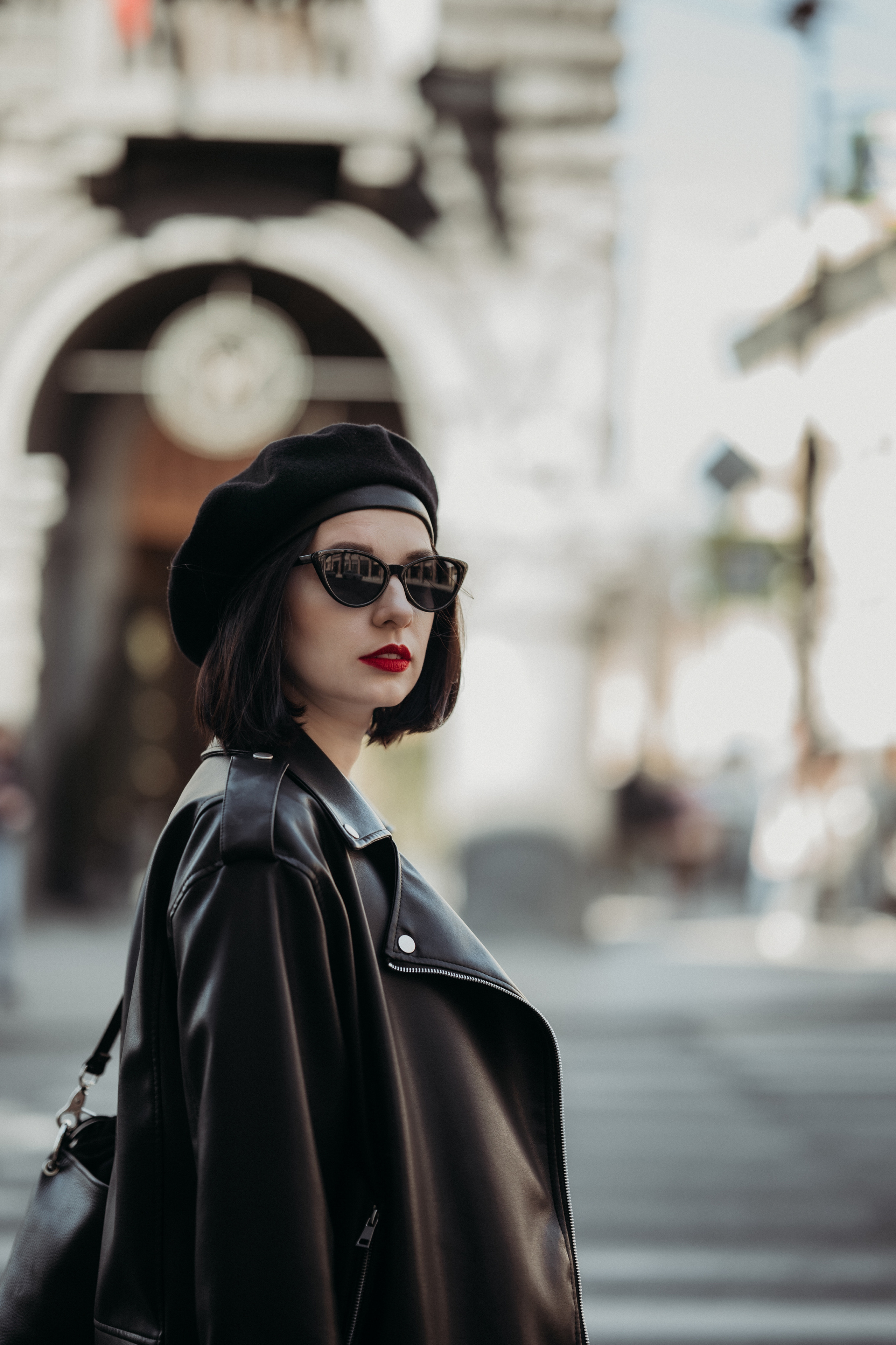 Ирина прогулка по улицам Питера. Www.ostermiller.ru