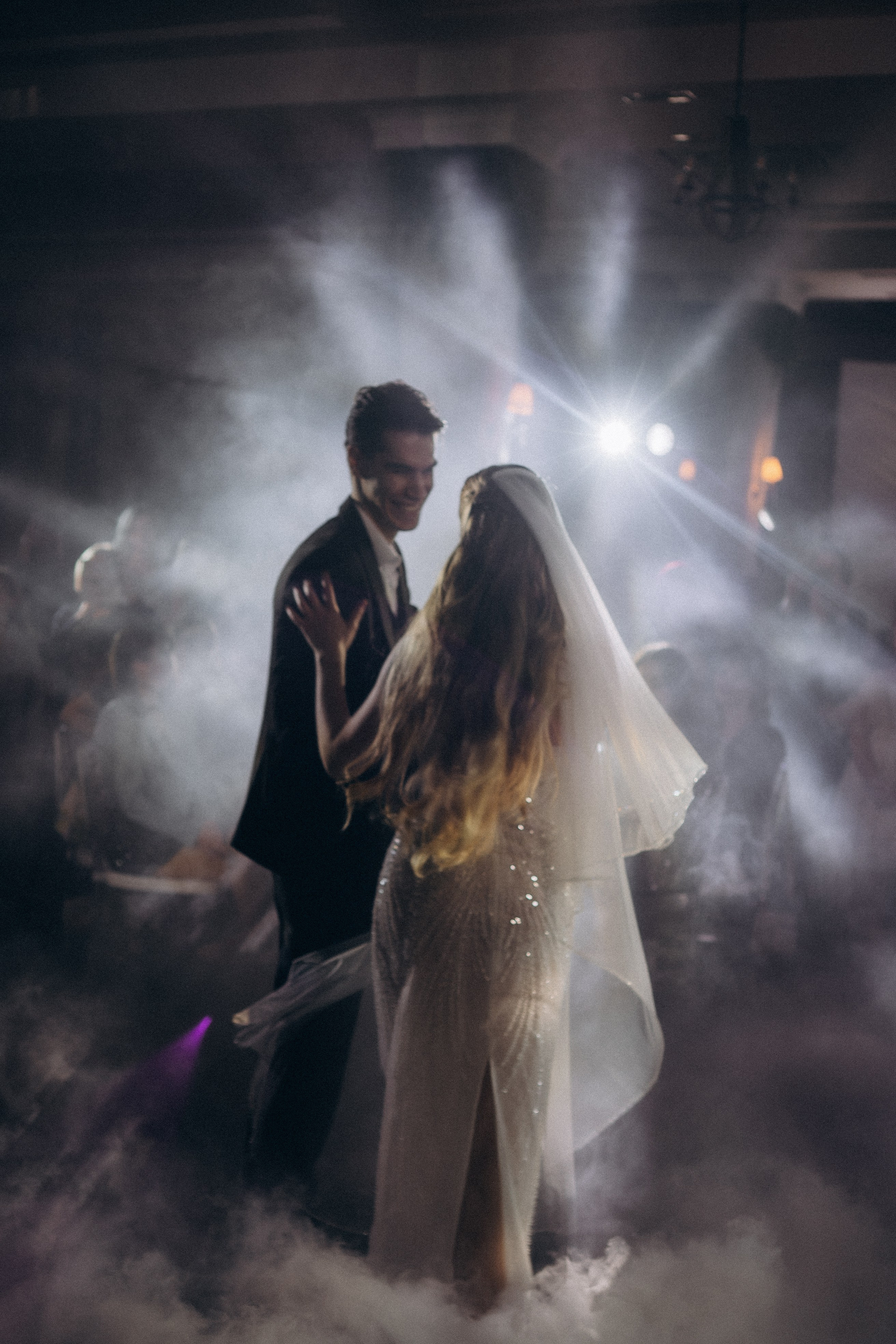 СВАДЕБНАЯ СЬЕМКА СБОРОВ В ОТЕЛЕ И ВЫЕЗД НА ЦЕРЕМОНИЮ (СНЯТО В СИБИРЕ В НИЖНЕВАРТОВСКЕ). Профессиональный фотограф, Санкт-Петербург — Виктория Богомолова