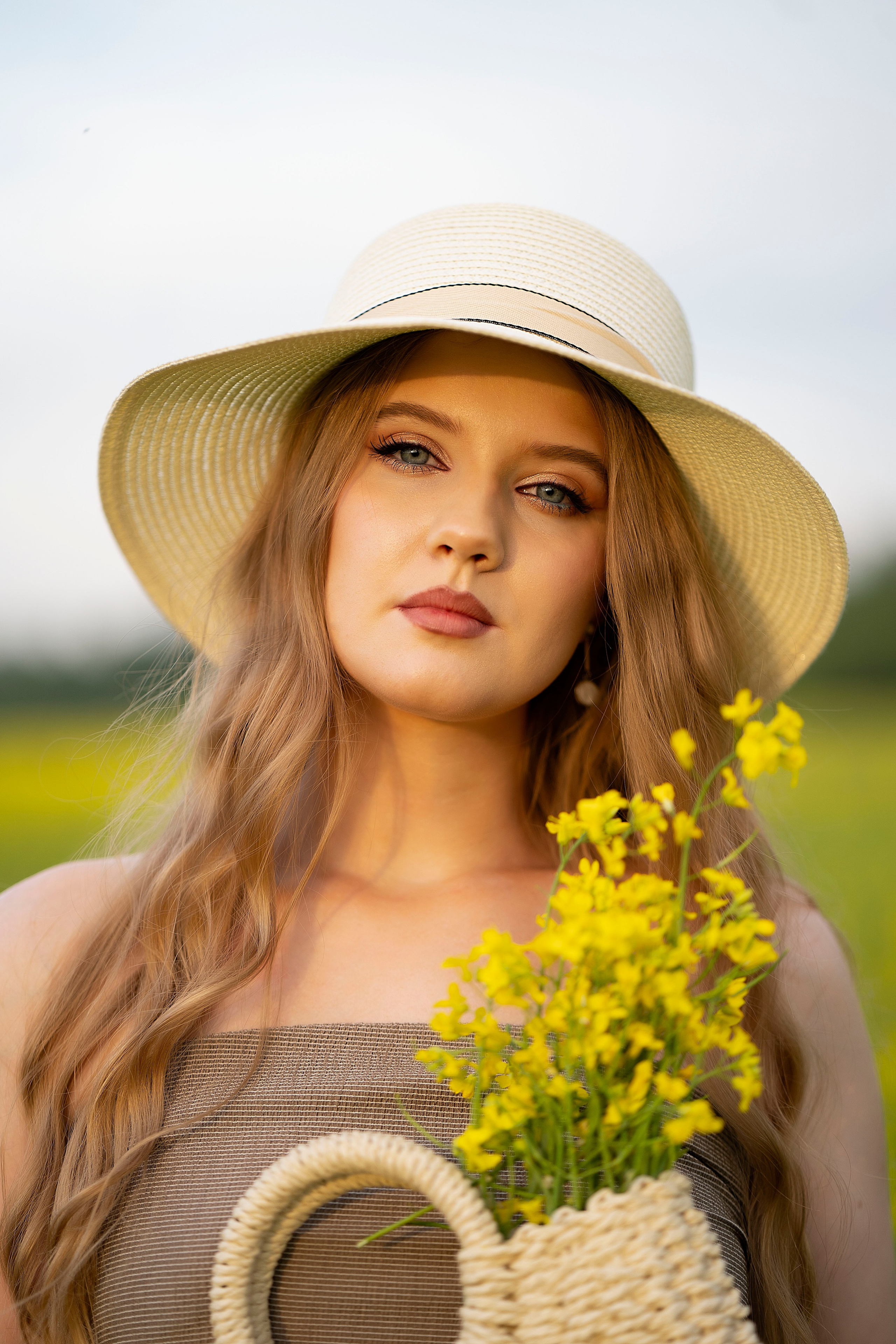 Яна. Главная