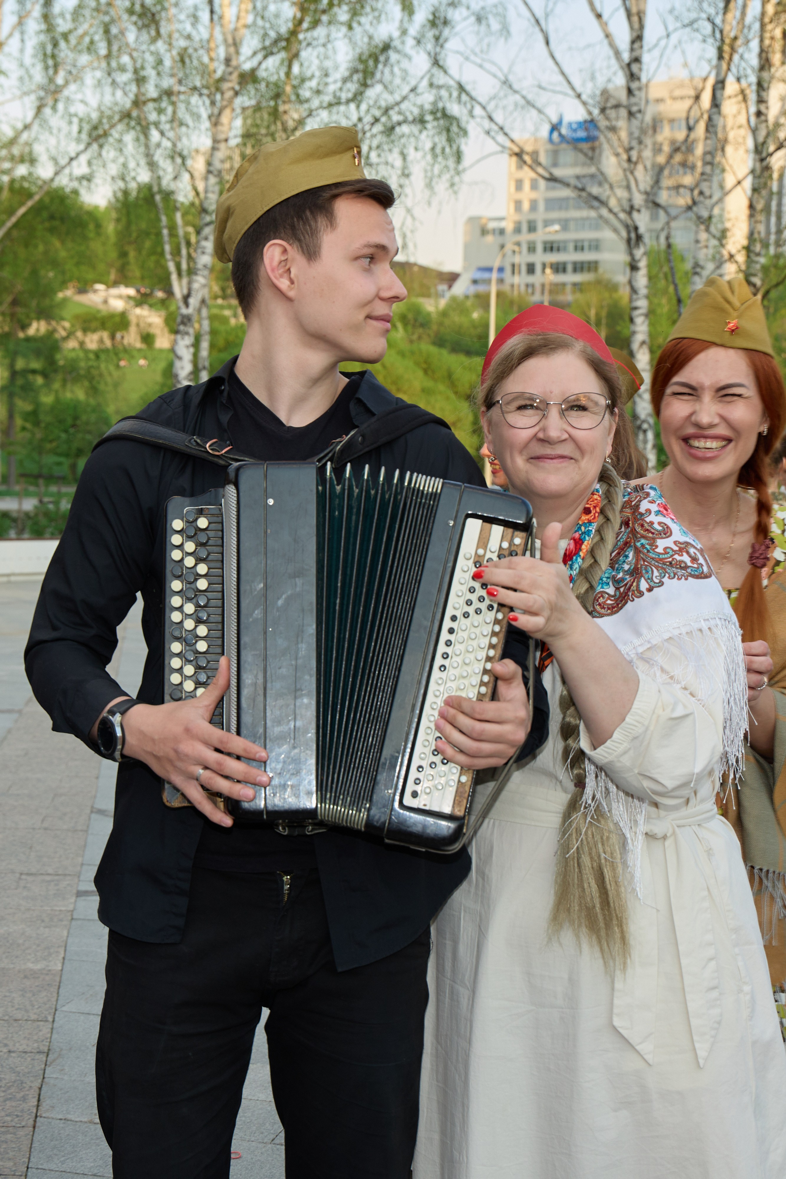 Катюши поют в Екатеринбурге. Главная
