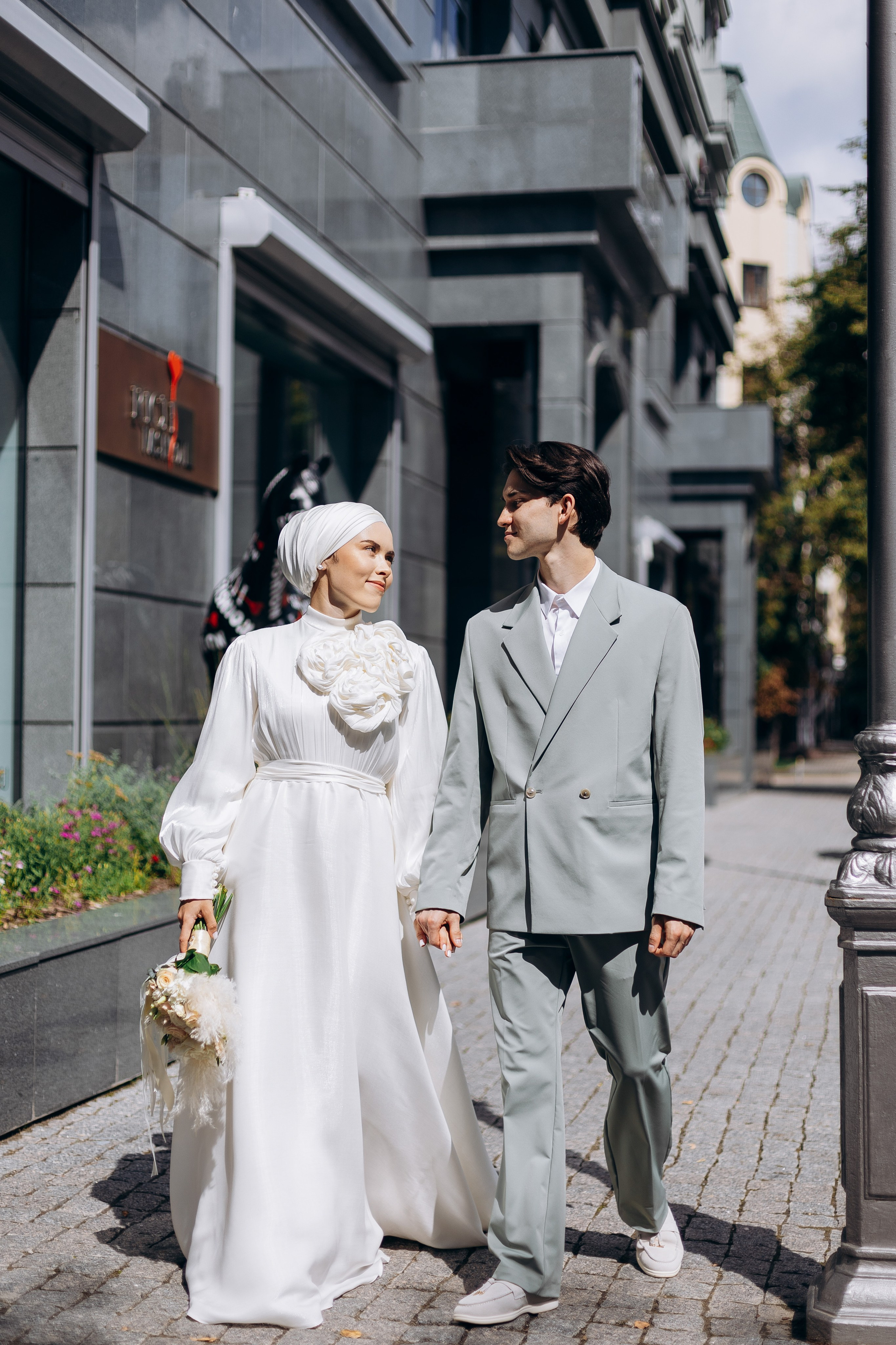 Городская фотосессия для мусульманки: стиль и скромность на улицах Казани