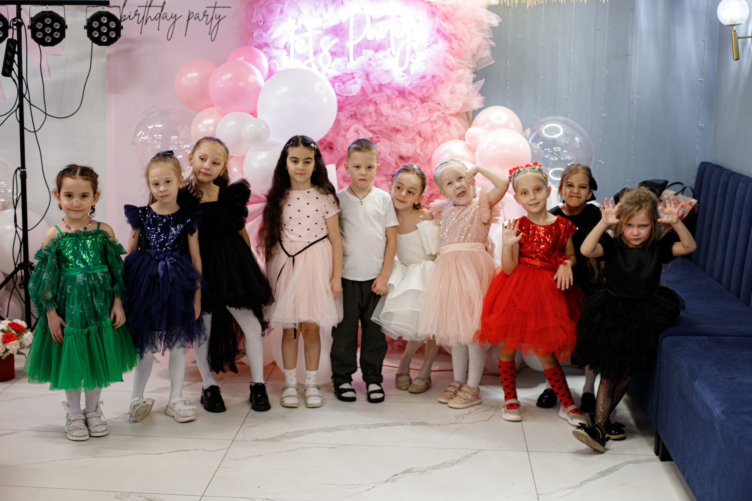 ASIA'S BIRTHDAY PARTY. Photokarish