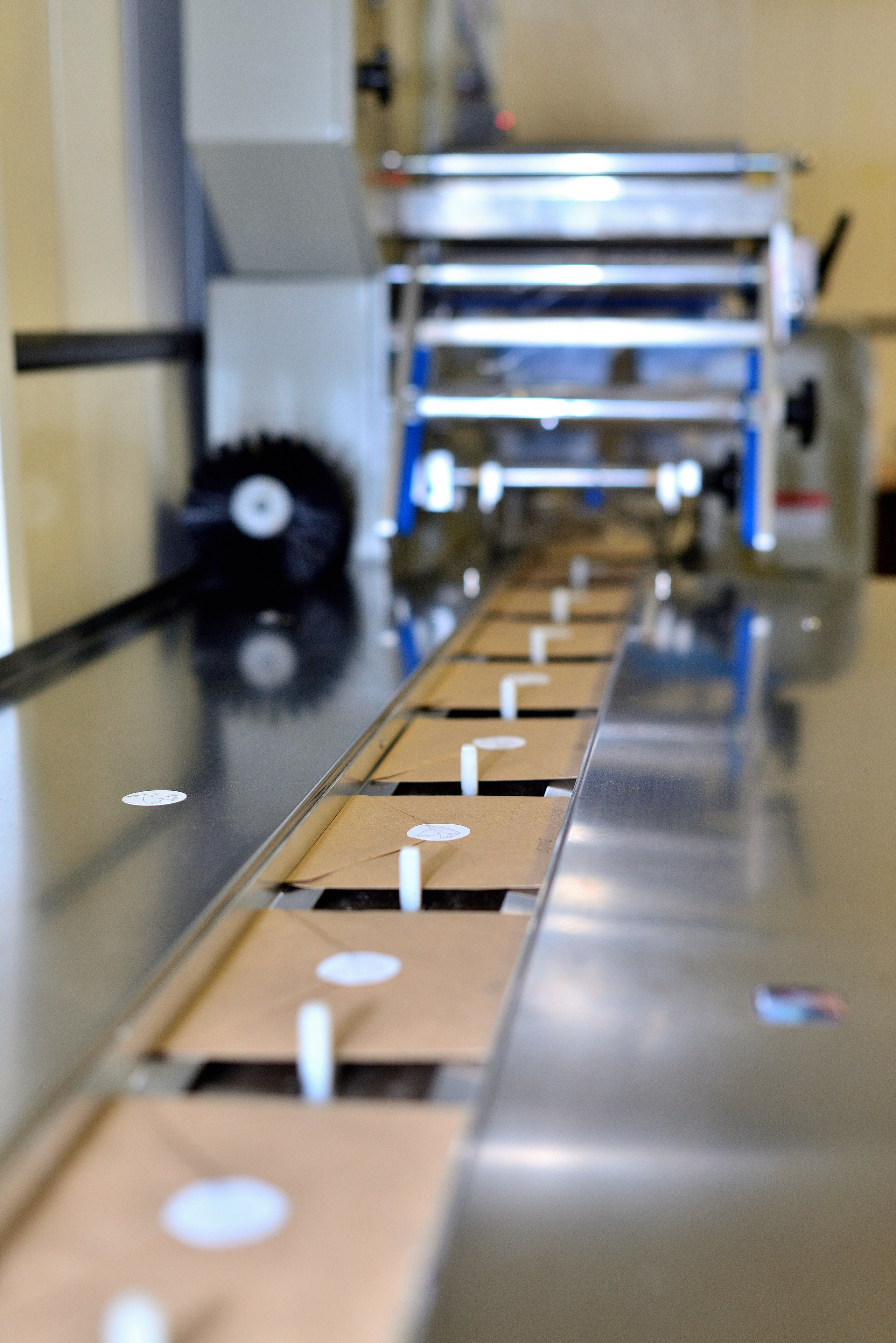 Производство 3D стикеров. Фотограф Сергей Сергеев