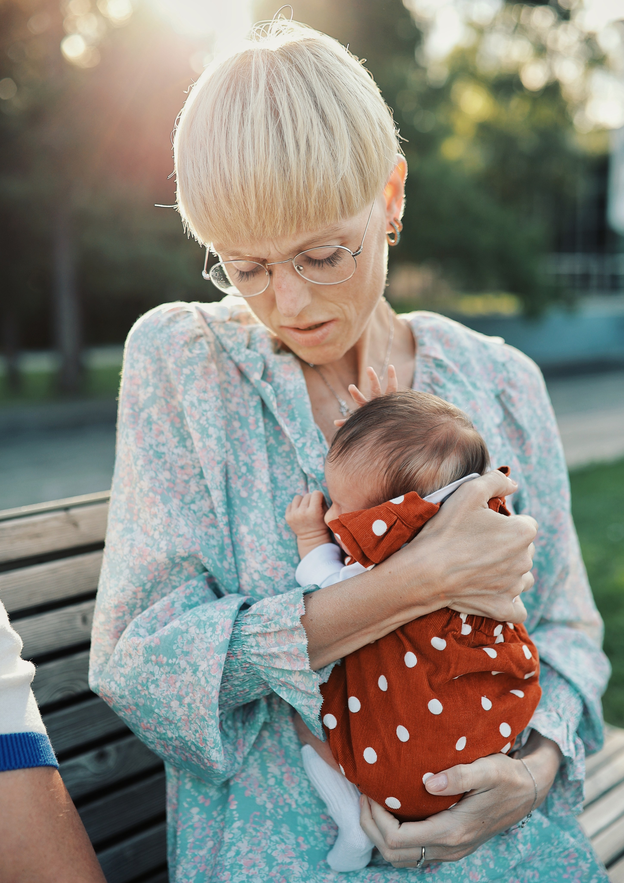 Мама с новорождённой дочкой