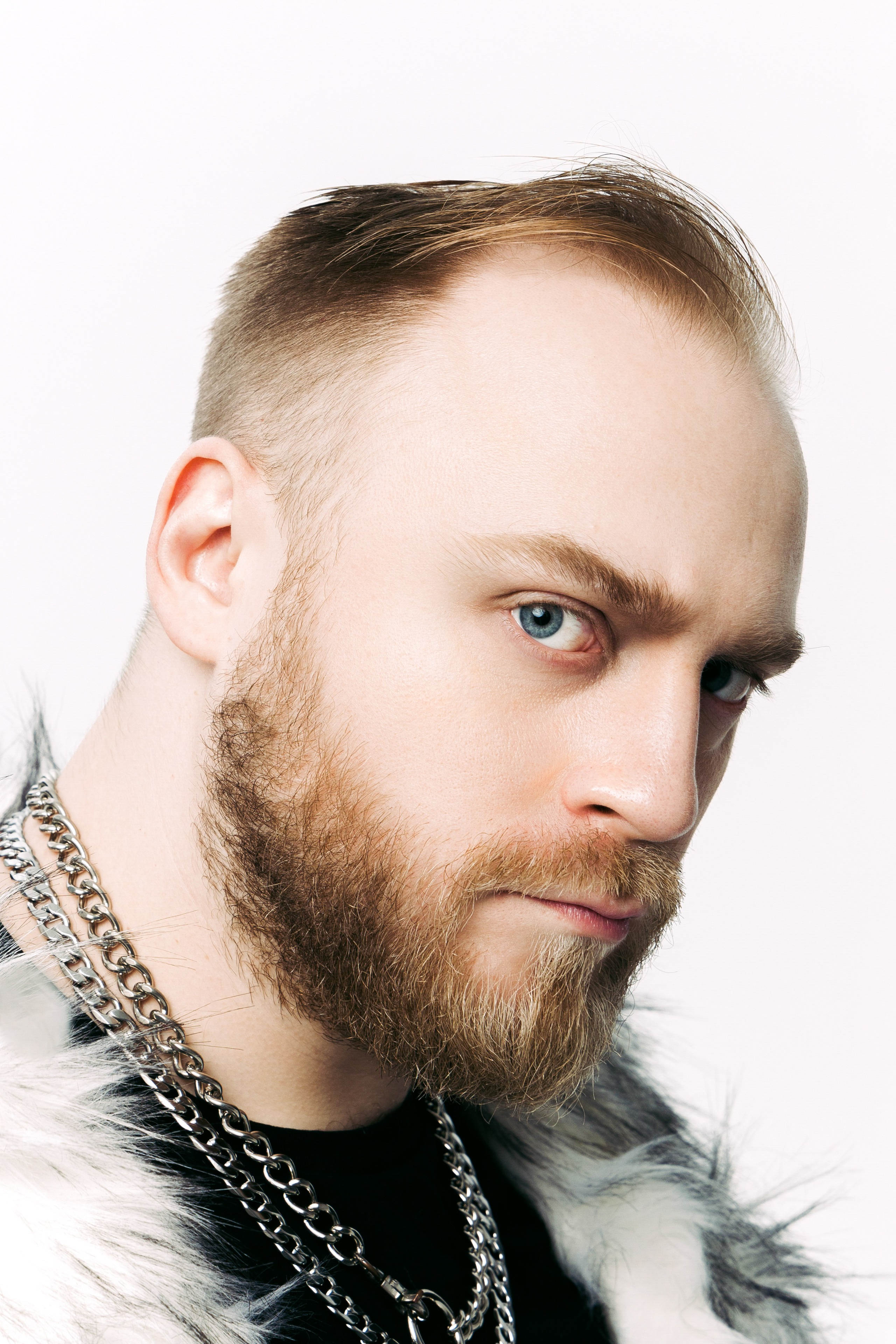 IOSTRA. Фотограф