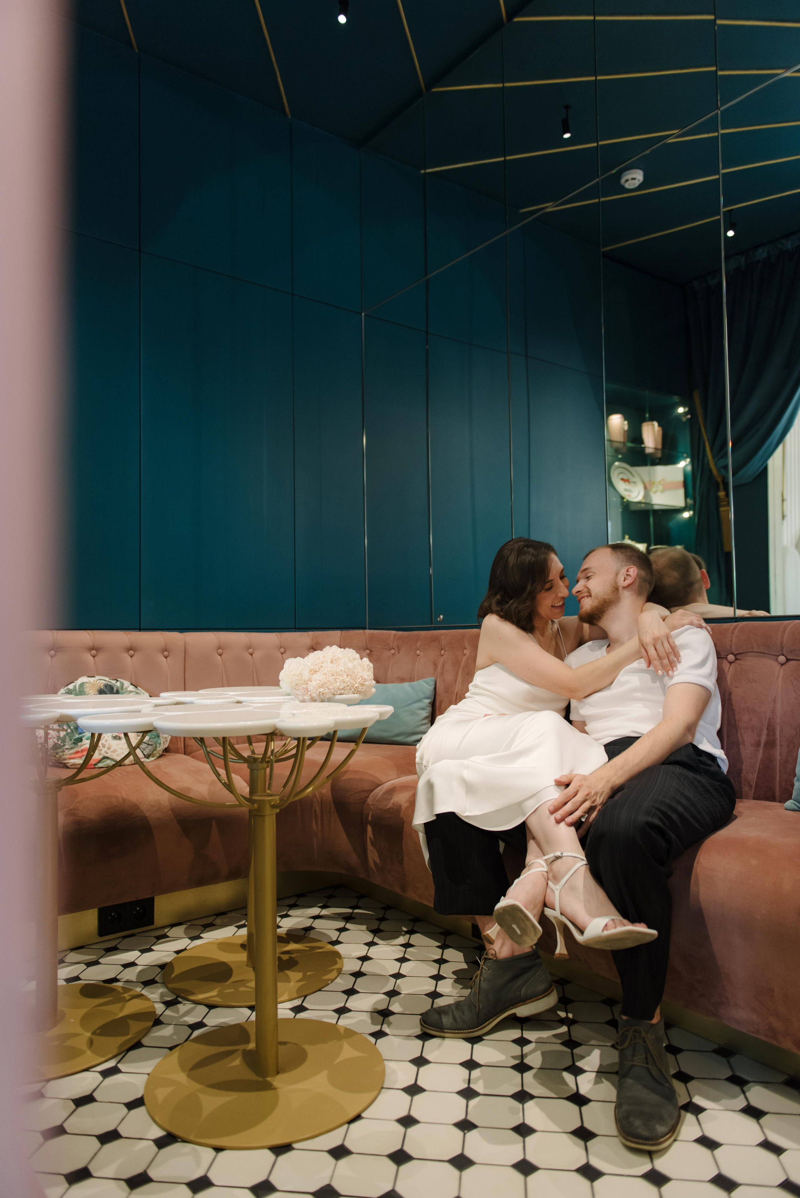 Свадебная фотосессия в кинотеатре. Свадебный и семейный фотограф в Санкт-Петербурге Татьяна Пастухова