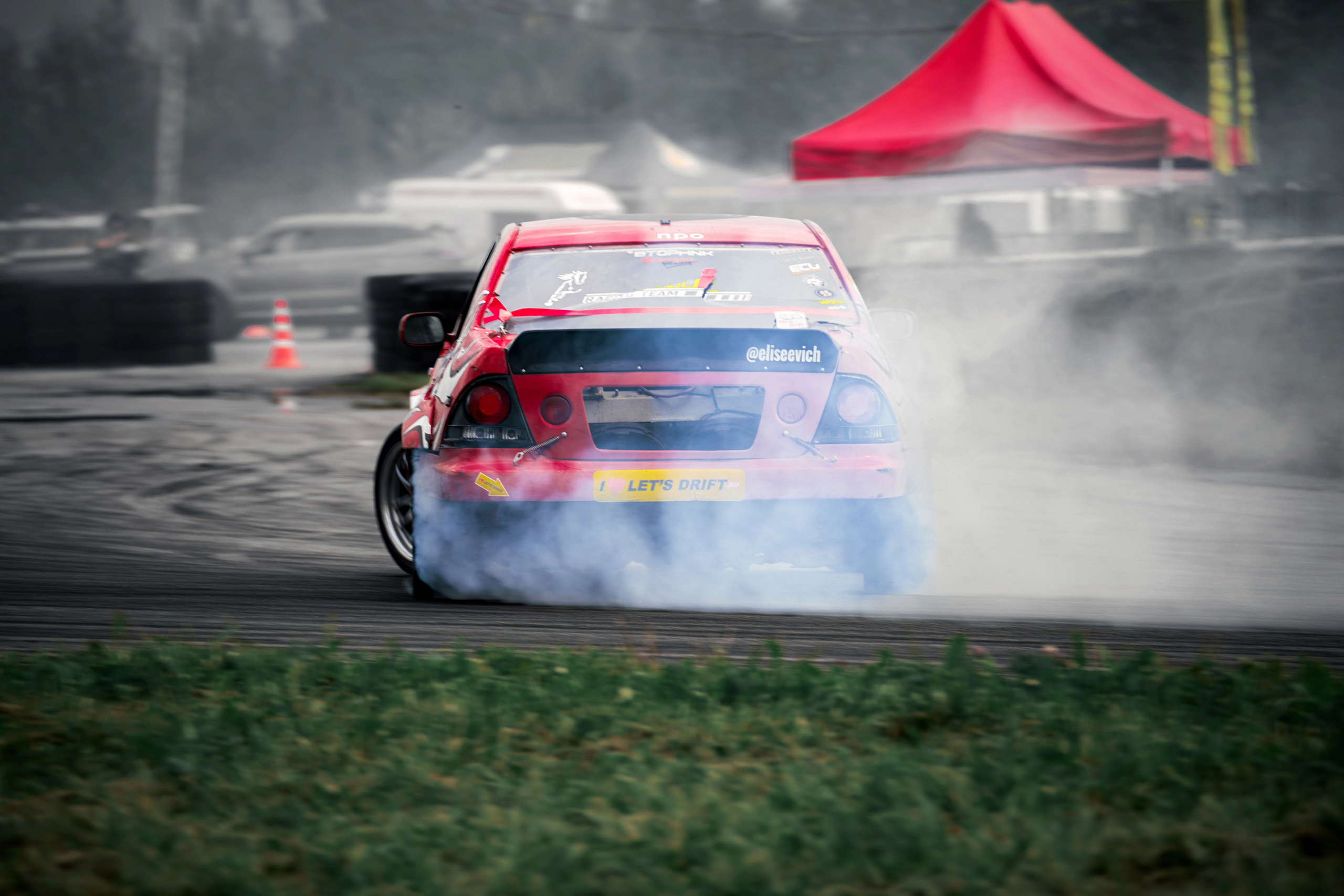 Фотосъемка дрифта в Санкт-Петербурге | Энергичные кадры для спортивных медиа