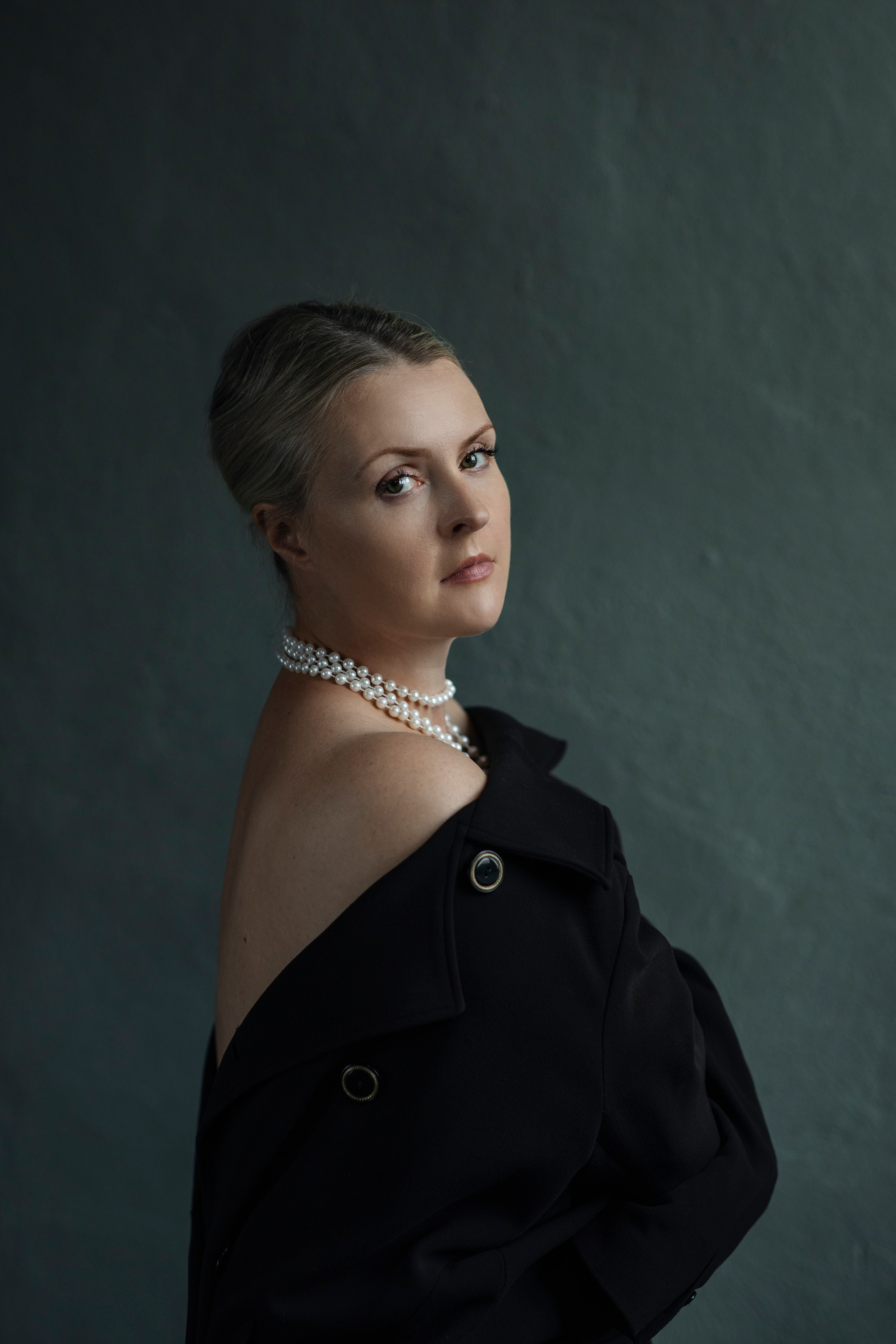 Чёрное пальто/фотодень. Фотограф в Санкт-Петербурге