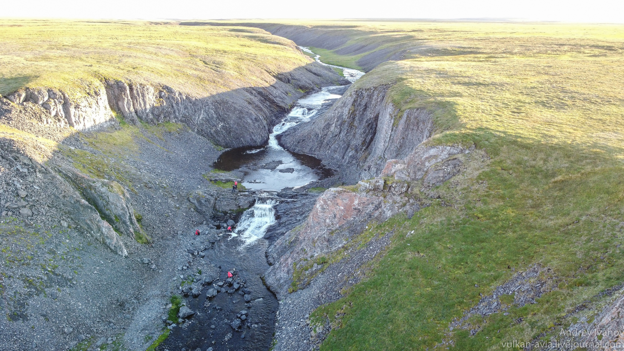 Амдерма — наука (2020 г.). Фотоальбом показывающий увлекательный мир авиации и мир медведей Андрея Иванова