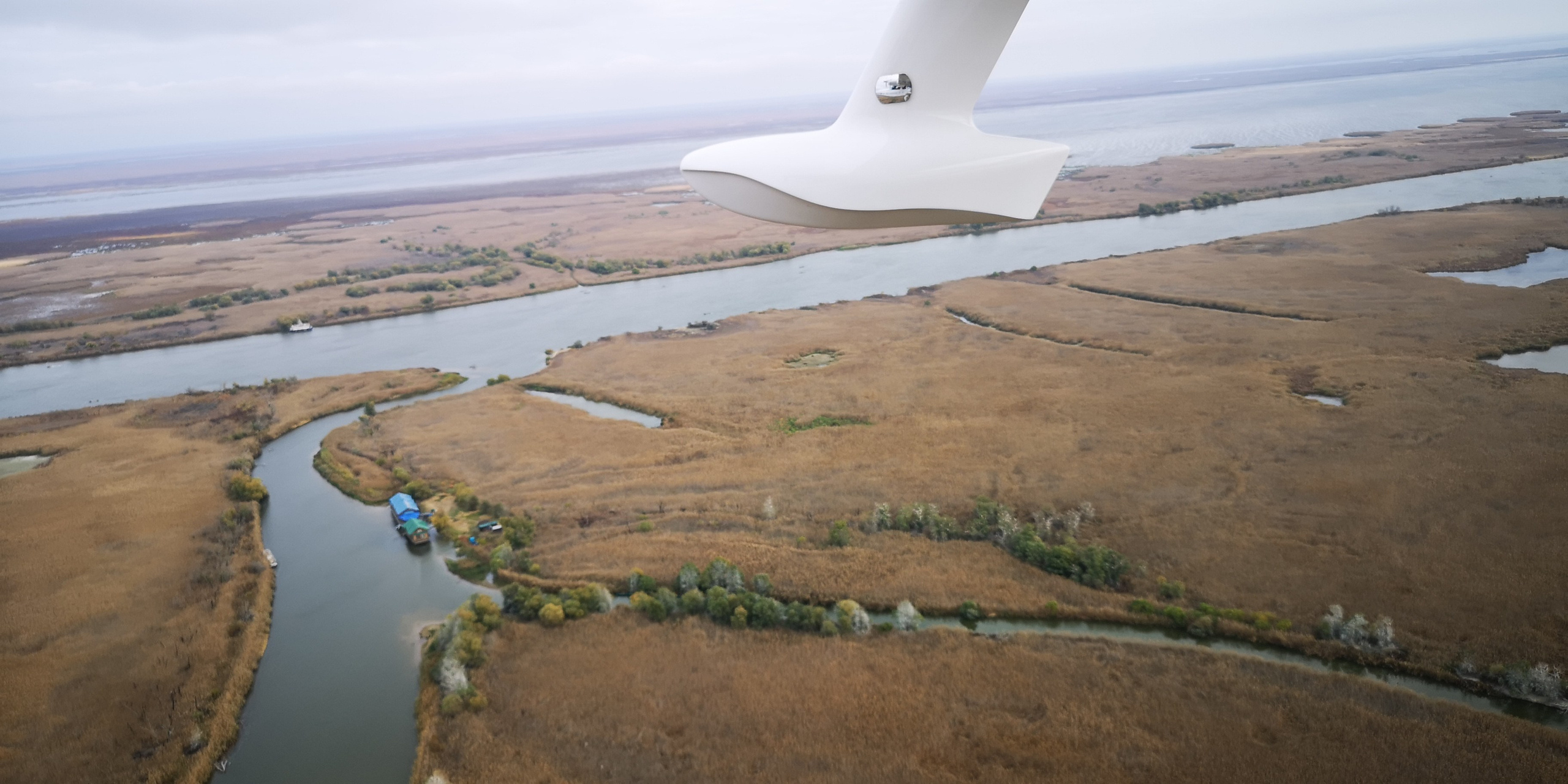 Каспийское море (наука на Ла-8) (2021 г.). Фотоальбом показывающий увлекательный мир авиации и мир медведей Андрея Иванова