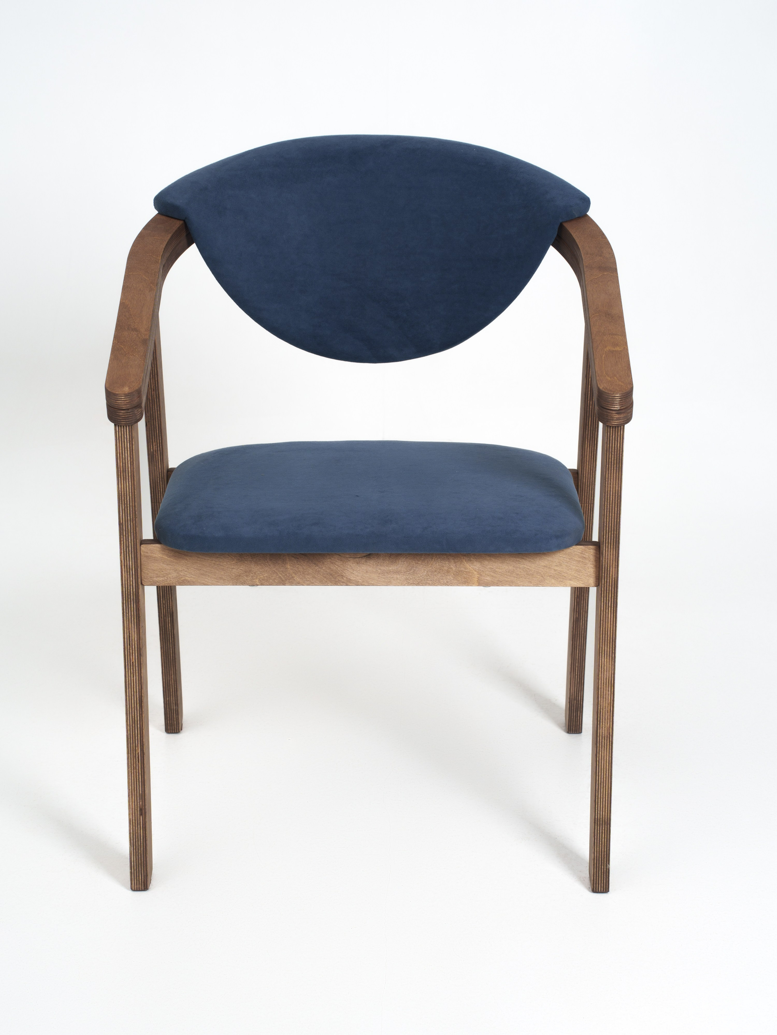 Столы и стулья для маркетплейсов. Иван Упоров — фотограф, рилсмейкер чебоксары