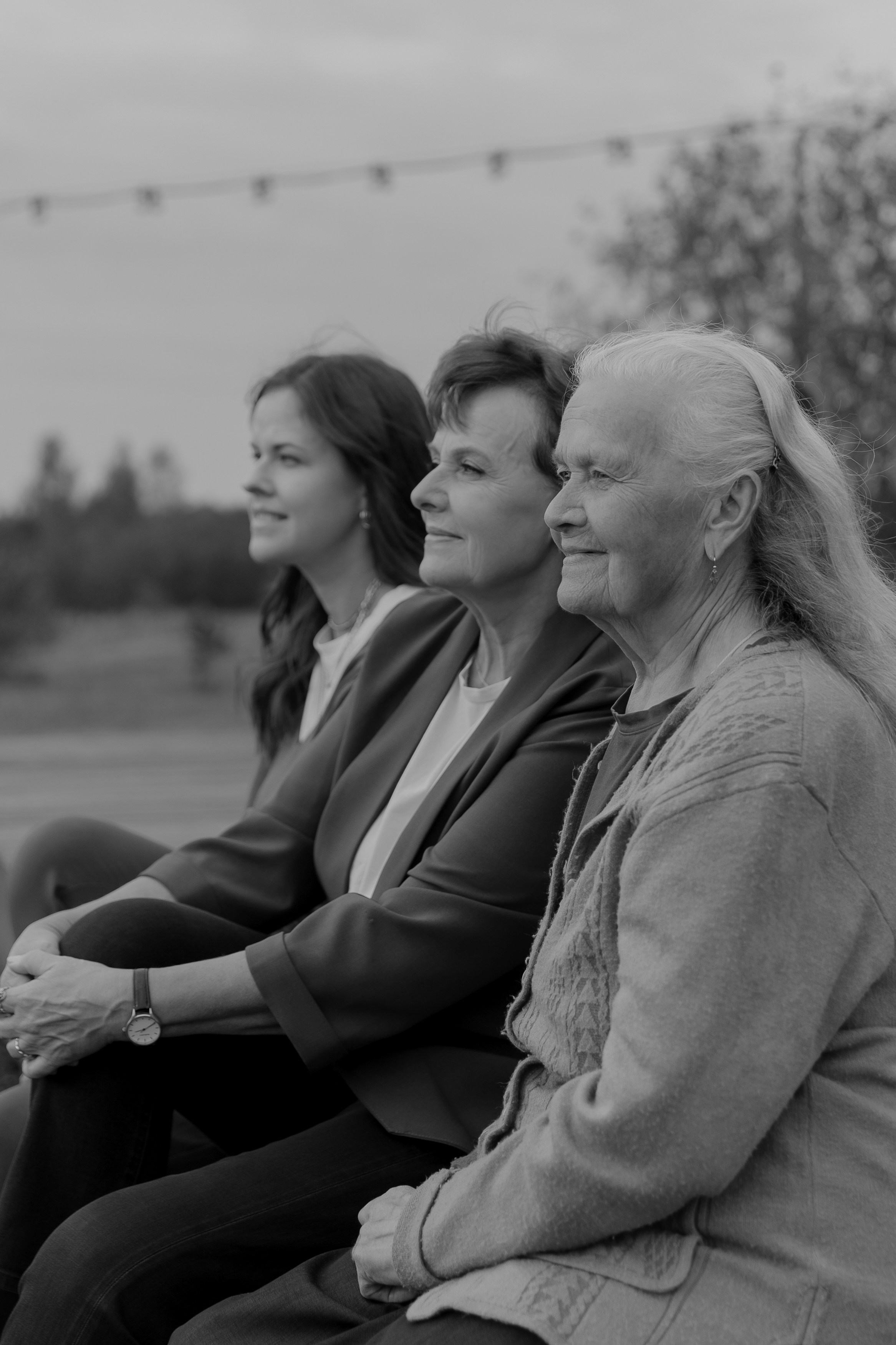 Alina’s family. Destination wedding photographer Mary Korenchuk