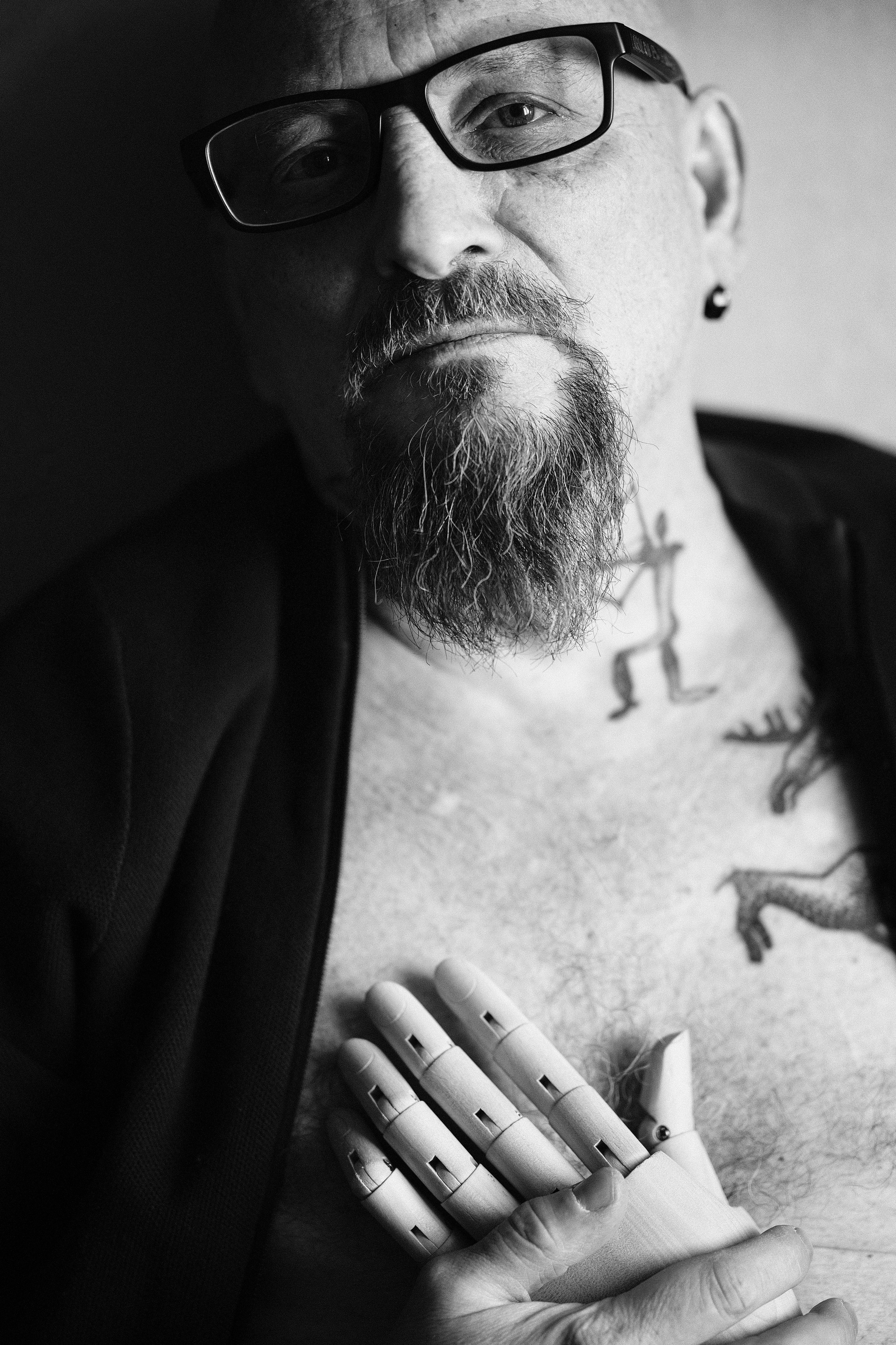 Фотограф Михаил Гуляев. Фотосессия в Новосибирске. Фотосессия в студии Новосибирск. Мужские фотографии.