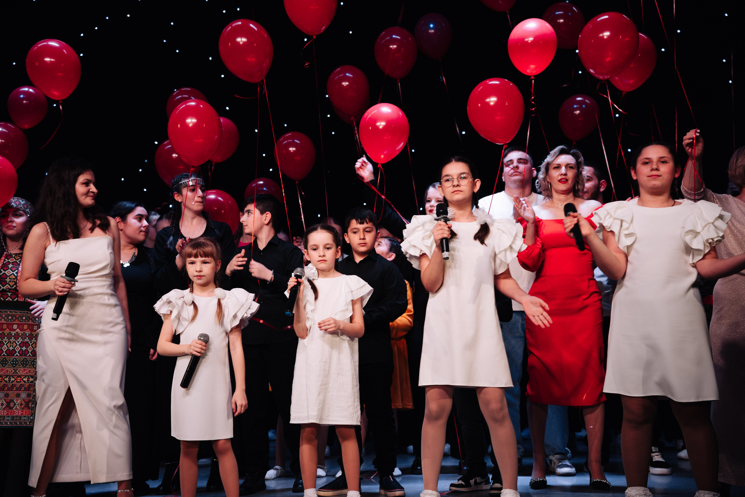 Благотворительный концерт в помощь Артему Сардаряну. Фотограф Артем Севостьянов. Профессиональная фотосъемка в Ногинске, Москве, Московской области и за границей