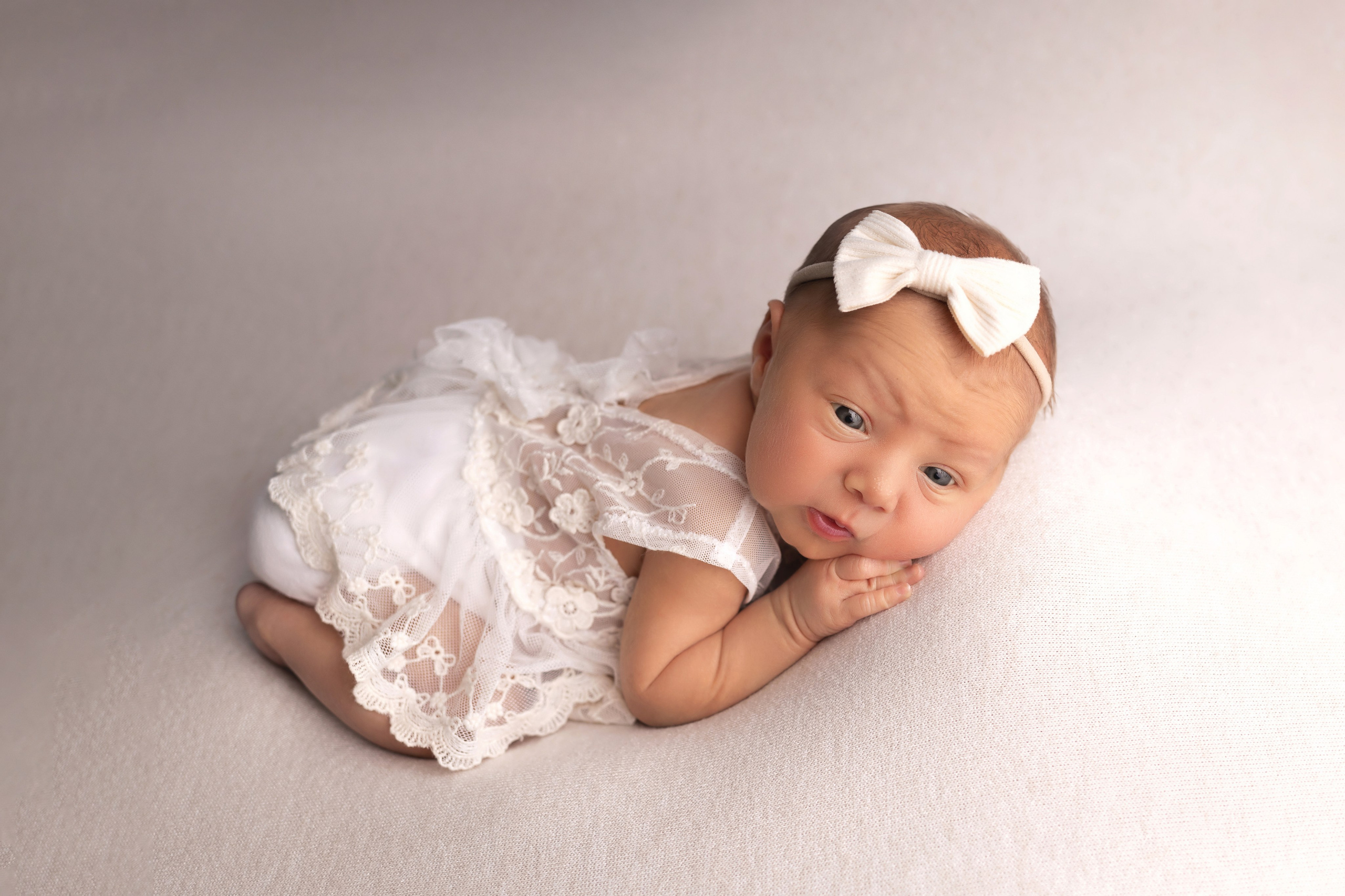 Классическая фотосессия малыша. Фотограф новорожденных малышей в Омске и Омской области Эльвира Камаева