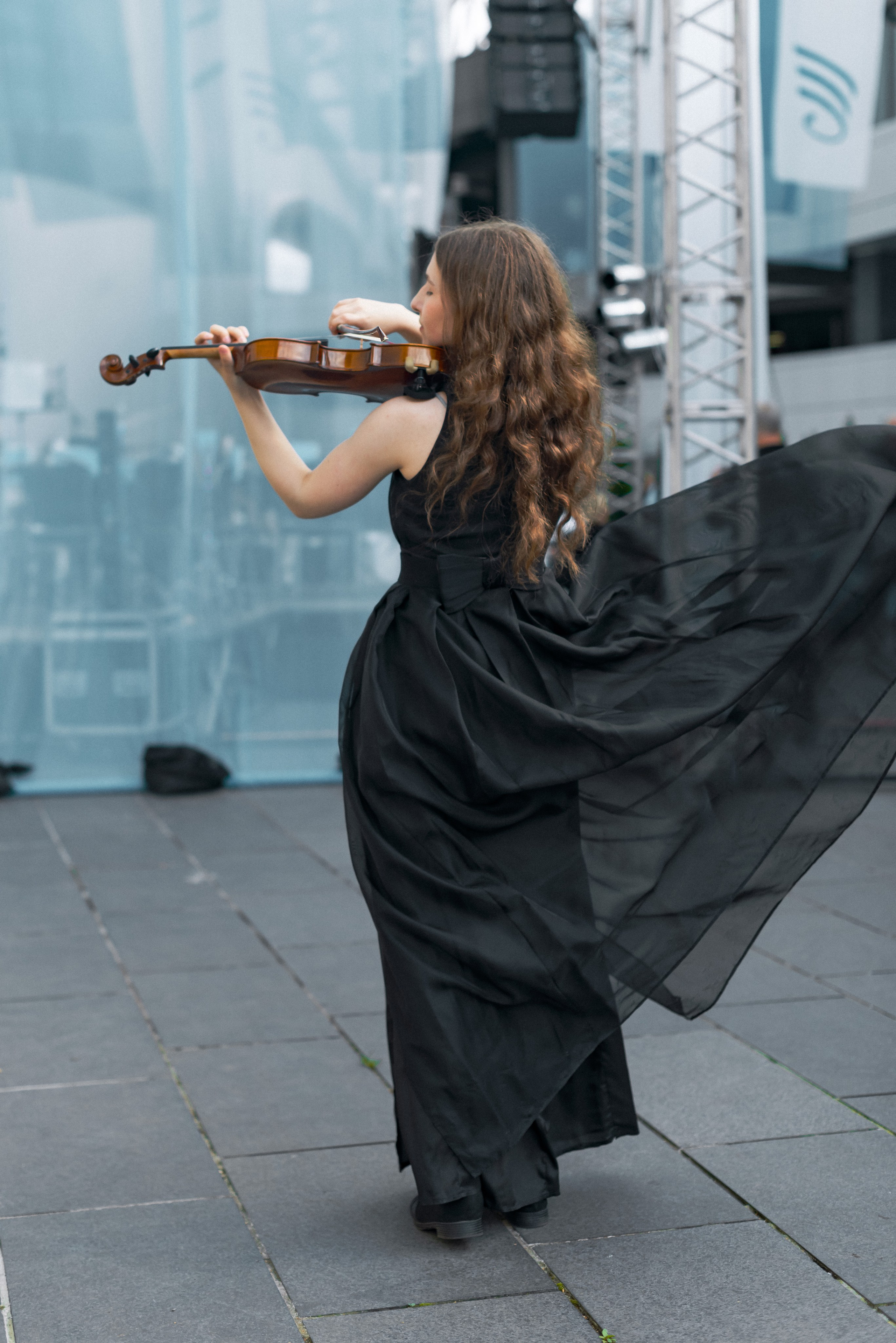 • Fashion/Street. Фотограф Ксения Шевкопляс. г. Калининград. Кинематографический стиль — эстетика и истории, рассказанные через объектив