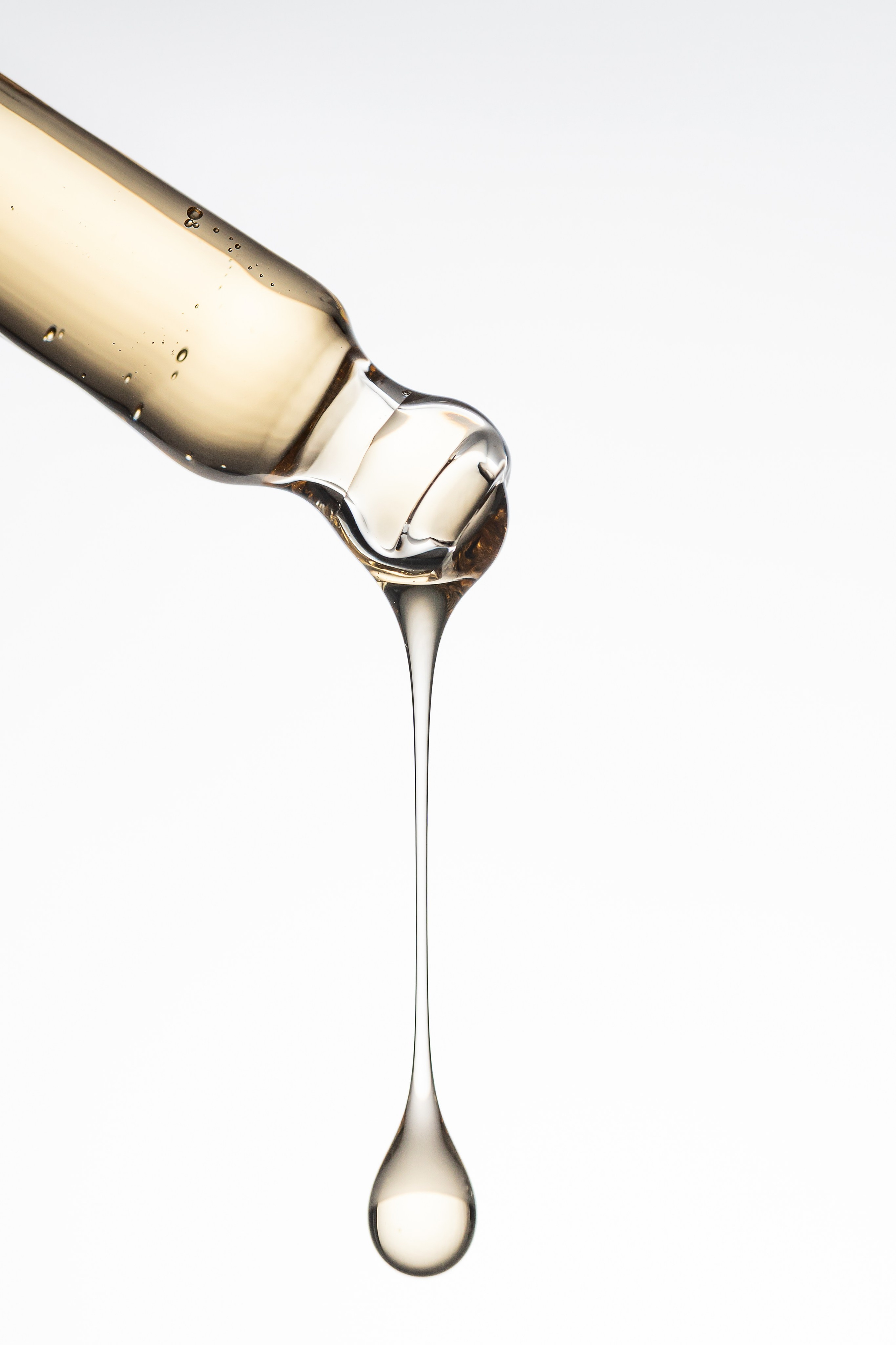 Сыворотки для лица. Предметная фотосъемка в г. Москва PREDMETKASTUDIO