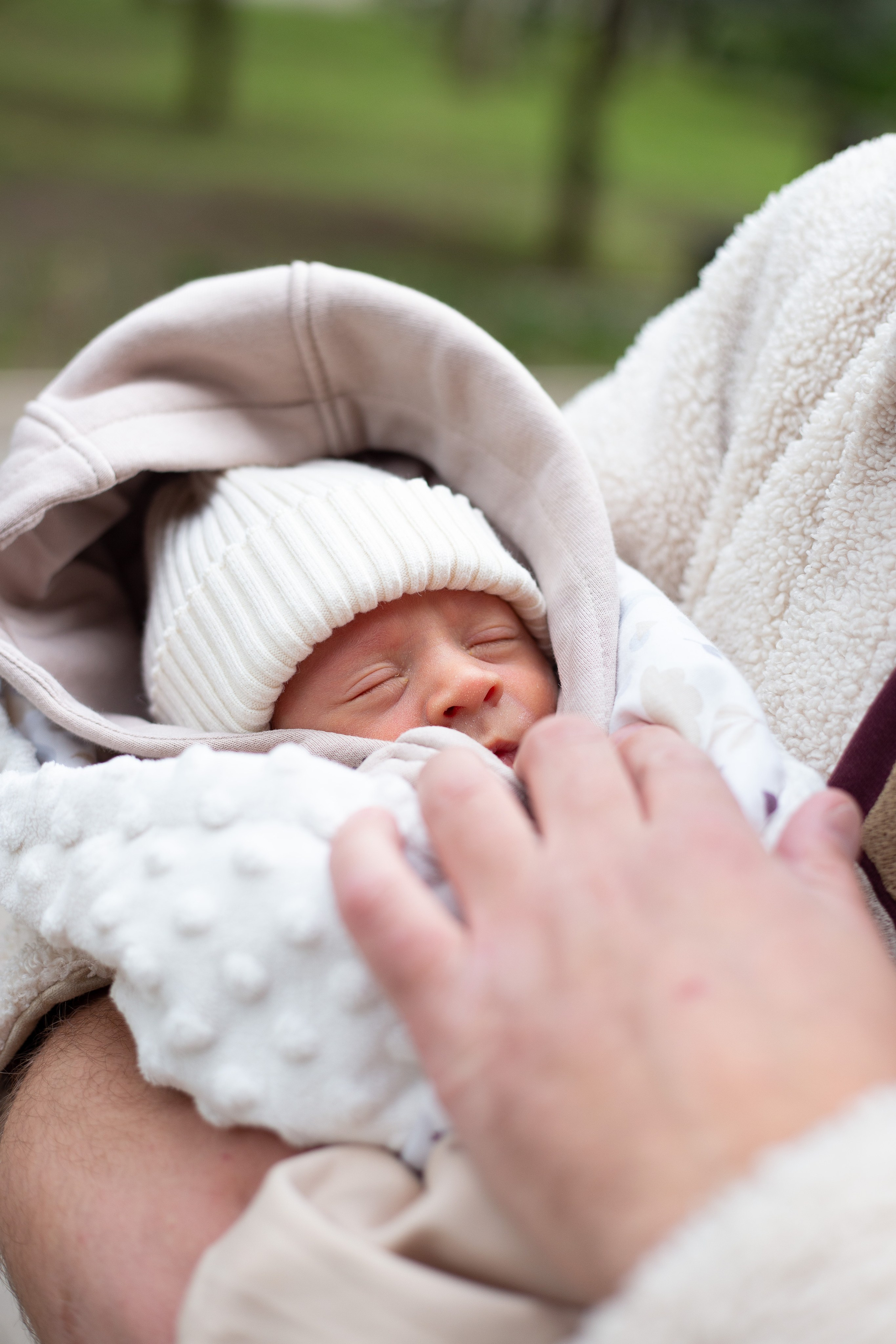 Выписка из роддома. Фотограф Краснодара, фотограф в парке Галецкого.репортажный фотограф. детский фотограф, свадебный фотограф. профессиональный фотограф
