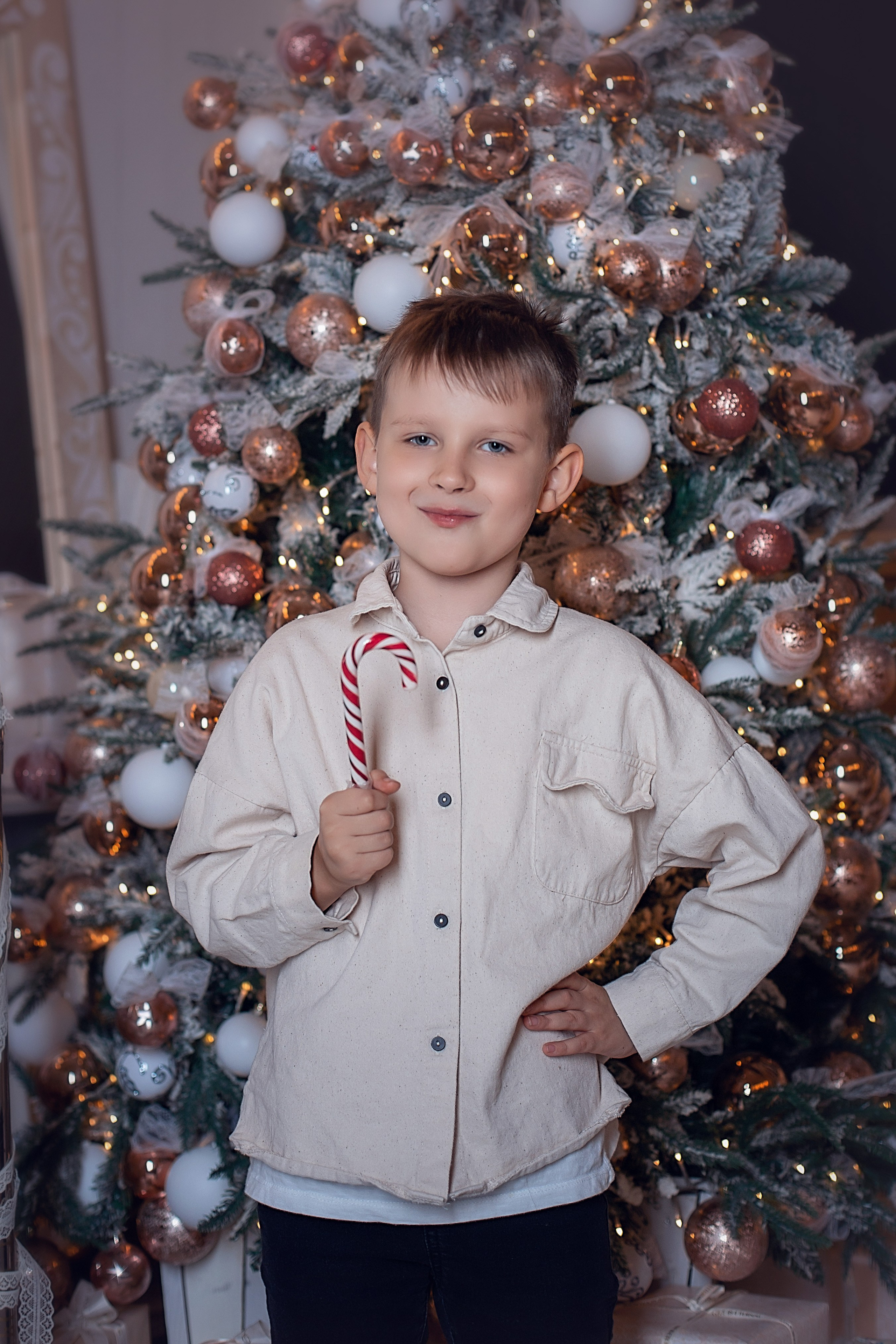 Новогодняя_Евгений и Юлия с детьми. Семейный фотограф в Санкт-Петербурге