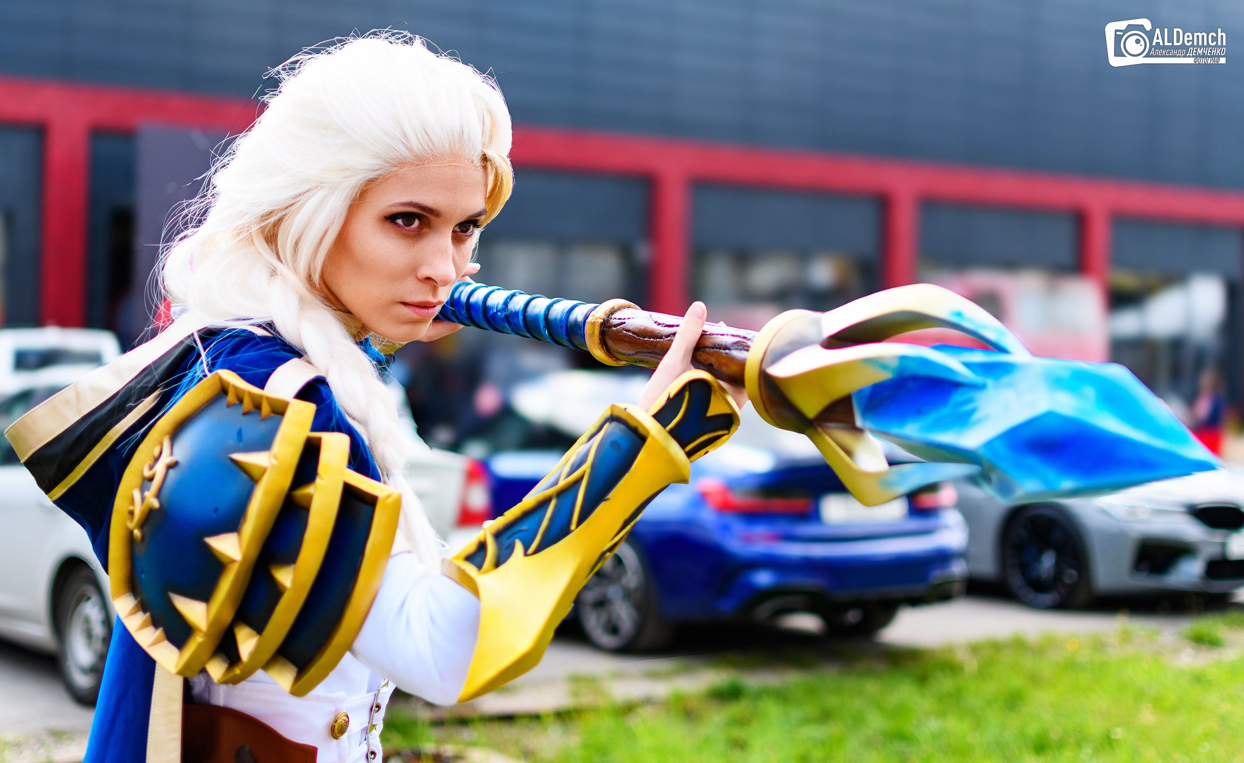 Портретный фотограф в студии и ретушёр в Москве и Дмитрове