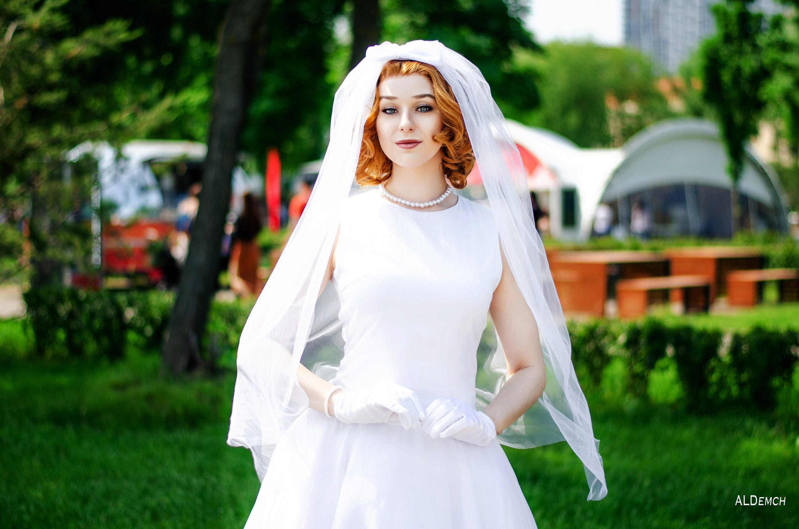 Свадебный фотограф в Москве и Дмитрове в студии и на улице