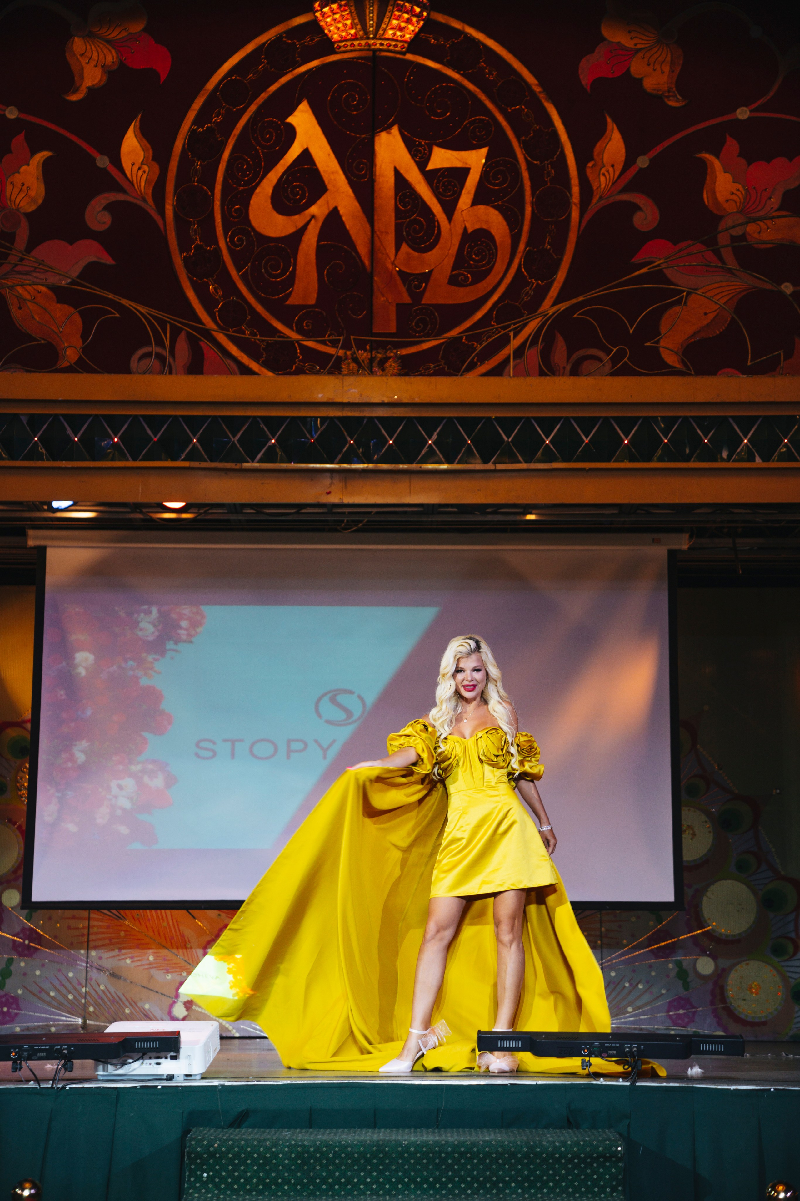 Ресторан Ярь / День рождение QR. Свадебный фотограф в Москве Кристина Чехова