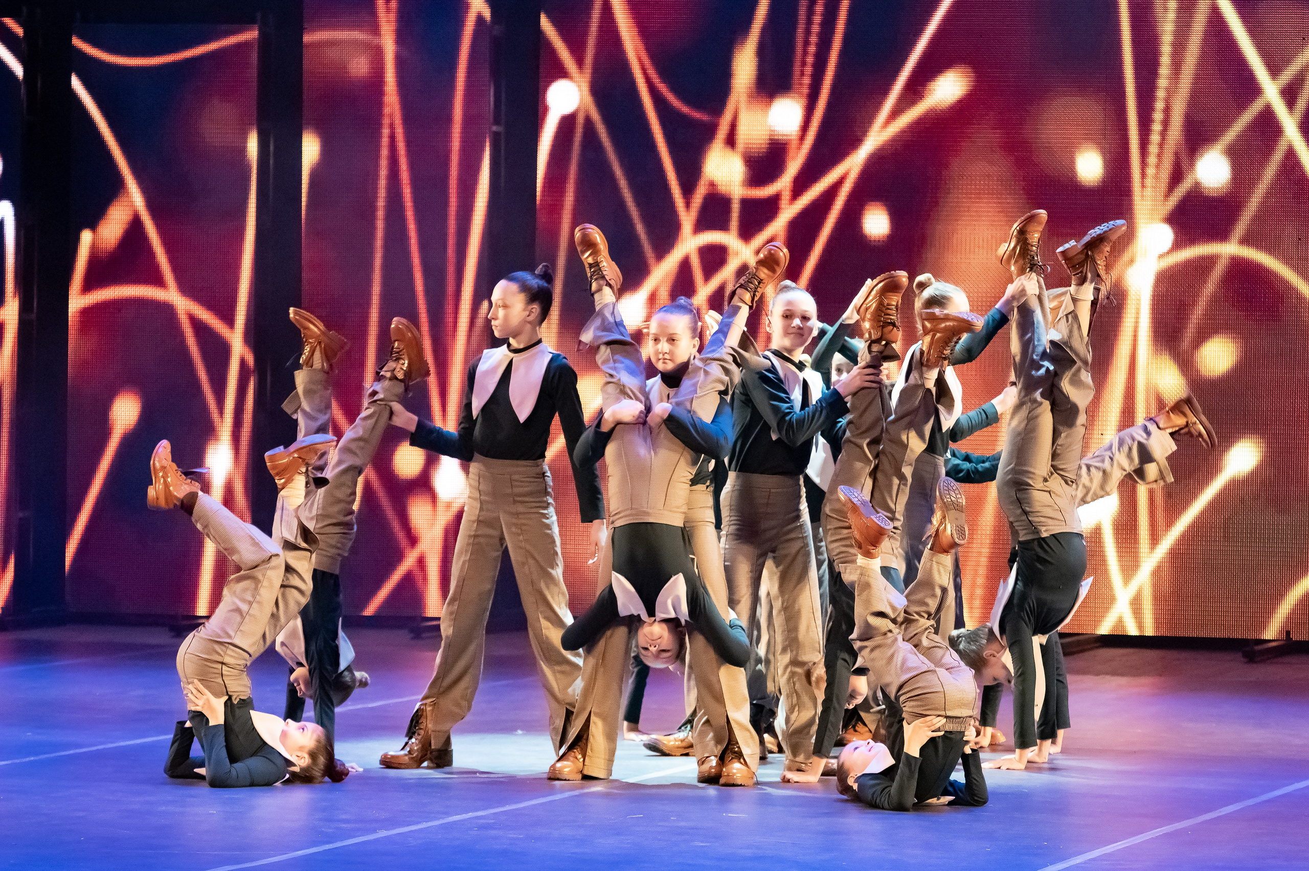 Концерт «Пространные танцы». Репортажный, семейный и детский фотограф в Пензе и Заречном Арина Ермилова. Картины барельеф на заказ