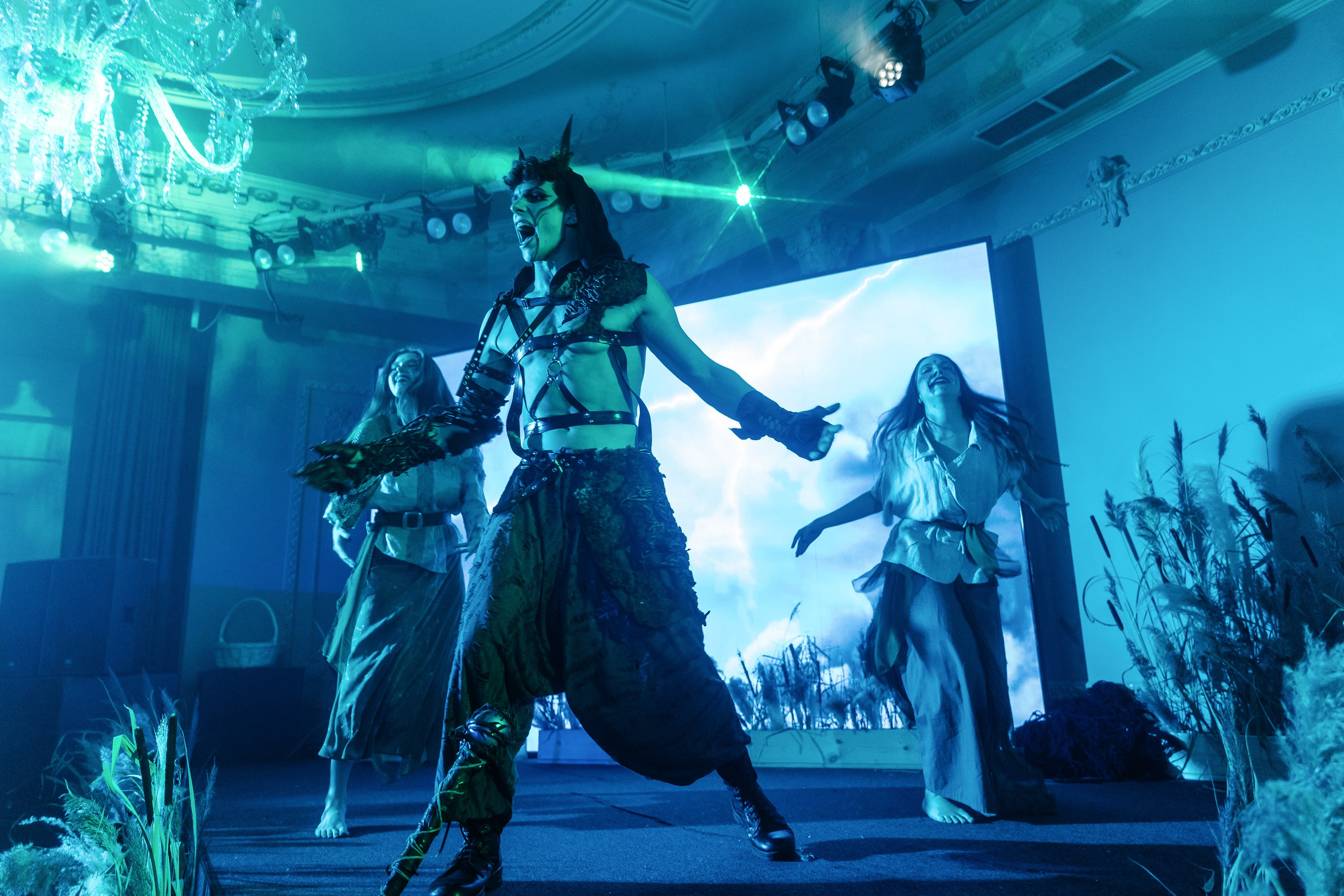 МЕГАДЕВИЧНИК 8 марта. Портфолио свадебного фотографа. Роман Каргаполов