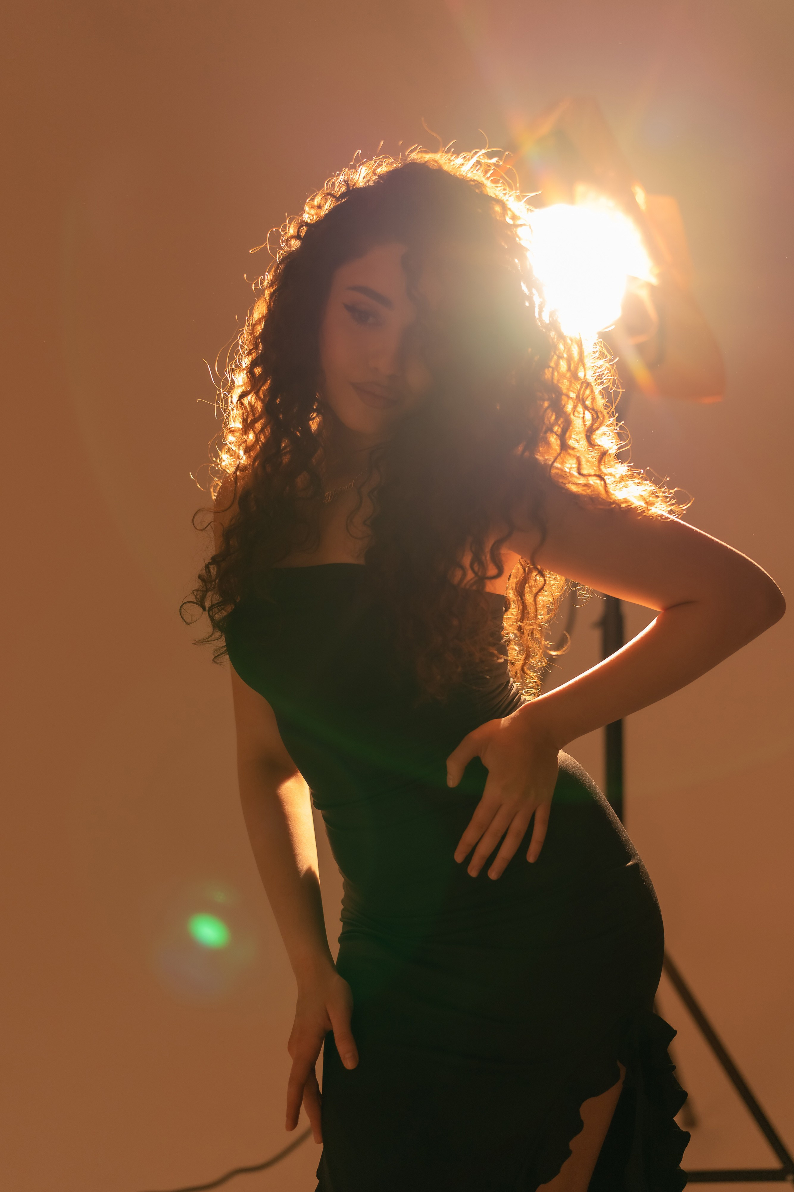 индивидуальная фотосессия женская фотосъемка студийная фотосессия минимализм фотостудия Армавир циклорама