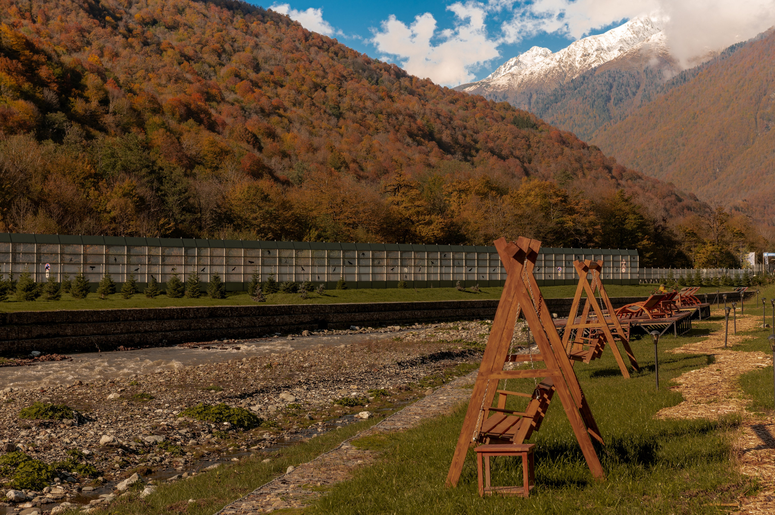 Контент съемка места для отдыха на курорте Газпром Поляна «Мзымта Пляж». Репортажный фотограф в Красной Поляне и Сочи Павлюченко Екатерина