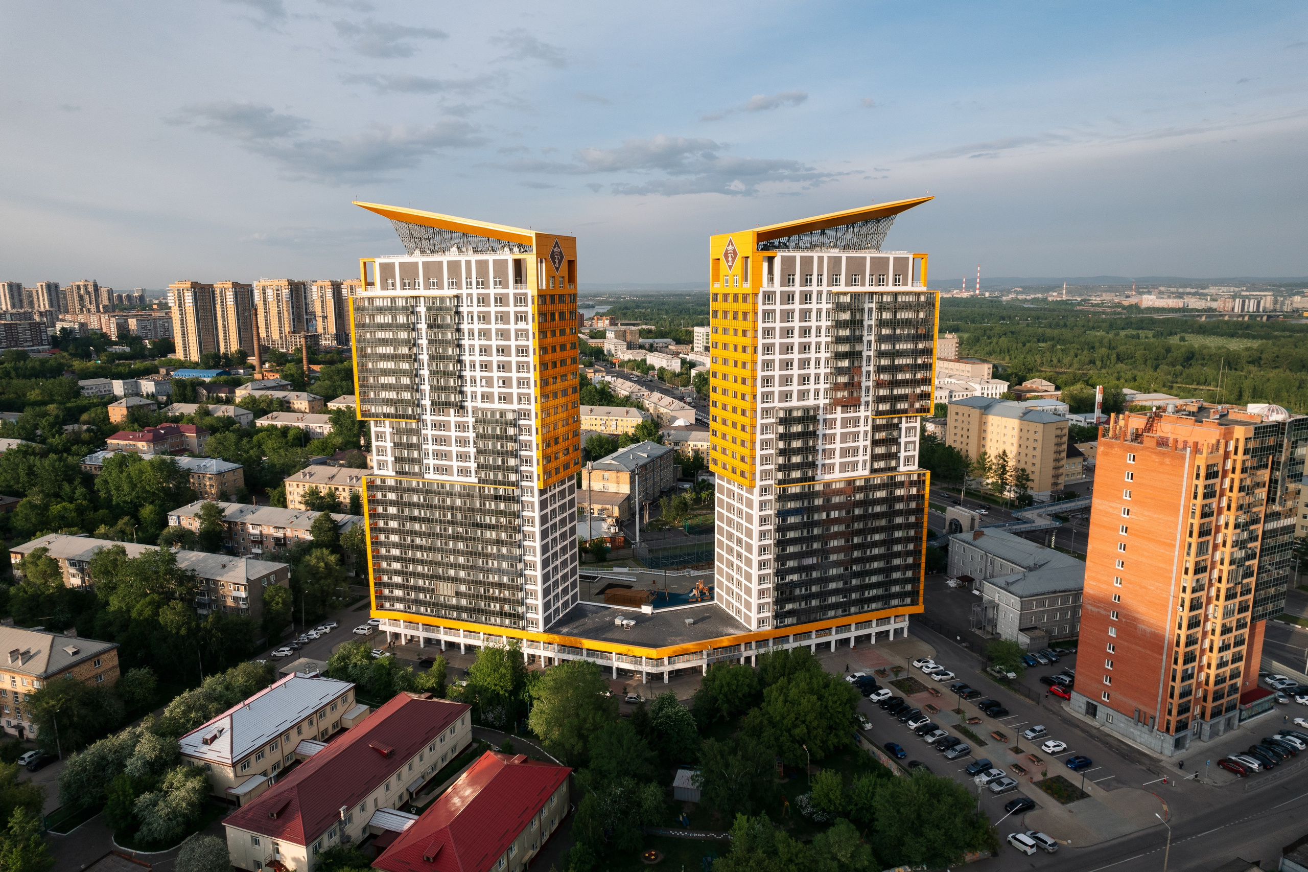 Жилой комплекс на улице Партизана Железняка. Репортажный фотограф Красноярск Алекс Чампакхам
