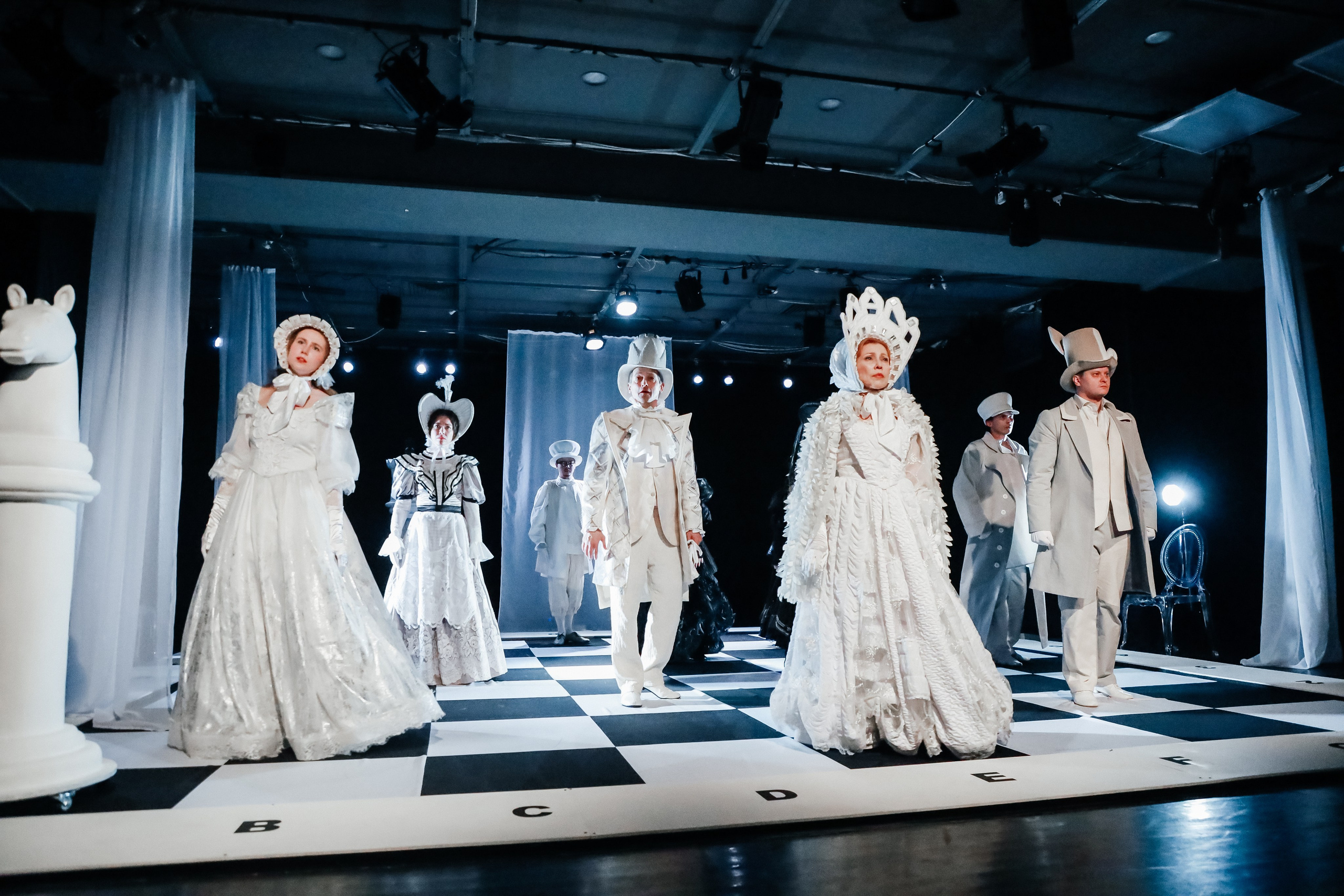 «Дядюшкин сон». Молодёжный театр алтая. Режиссер Дарья Камошина. Фоторепортаж. Театральная фотосъёмка