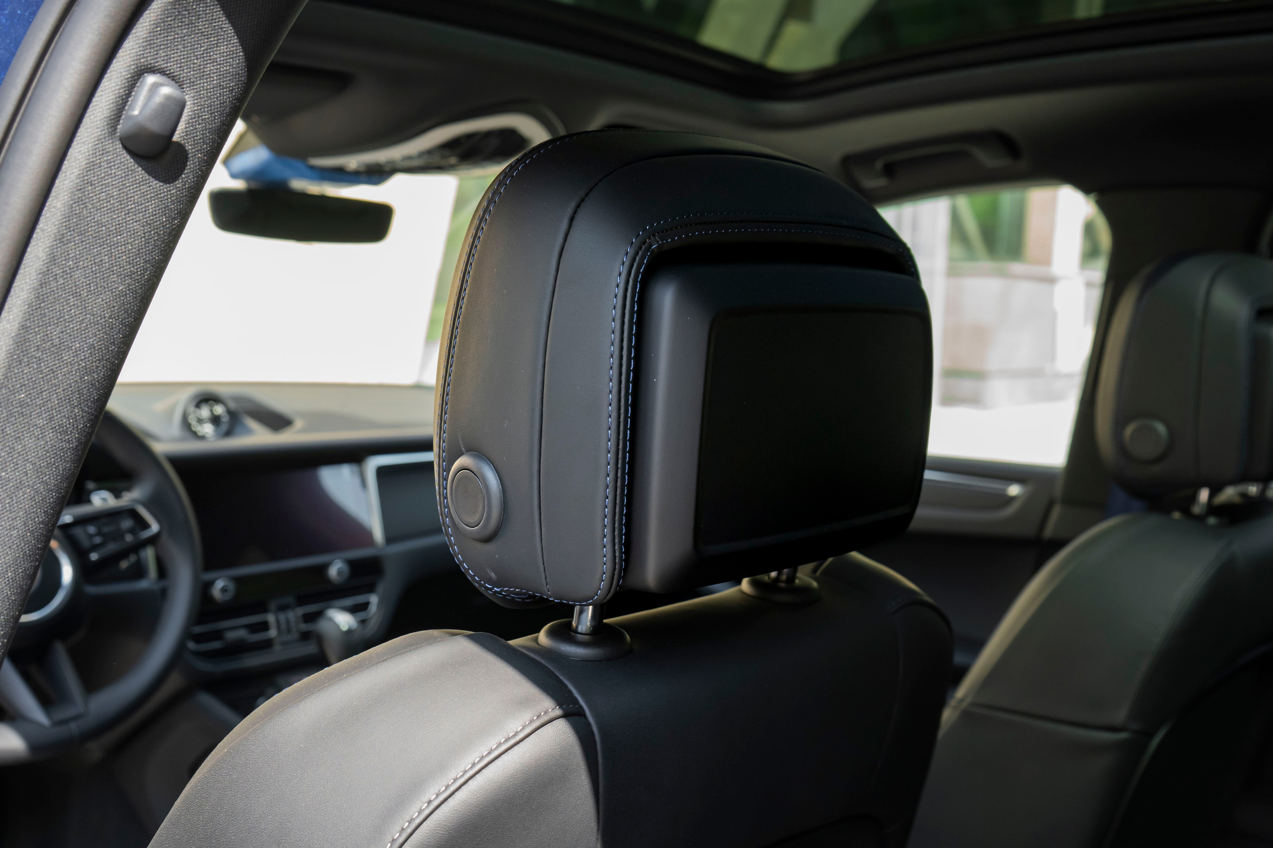 Porsche Macan. Автомобильный фотограф Ногинск Денис Городок