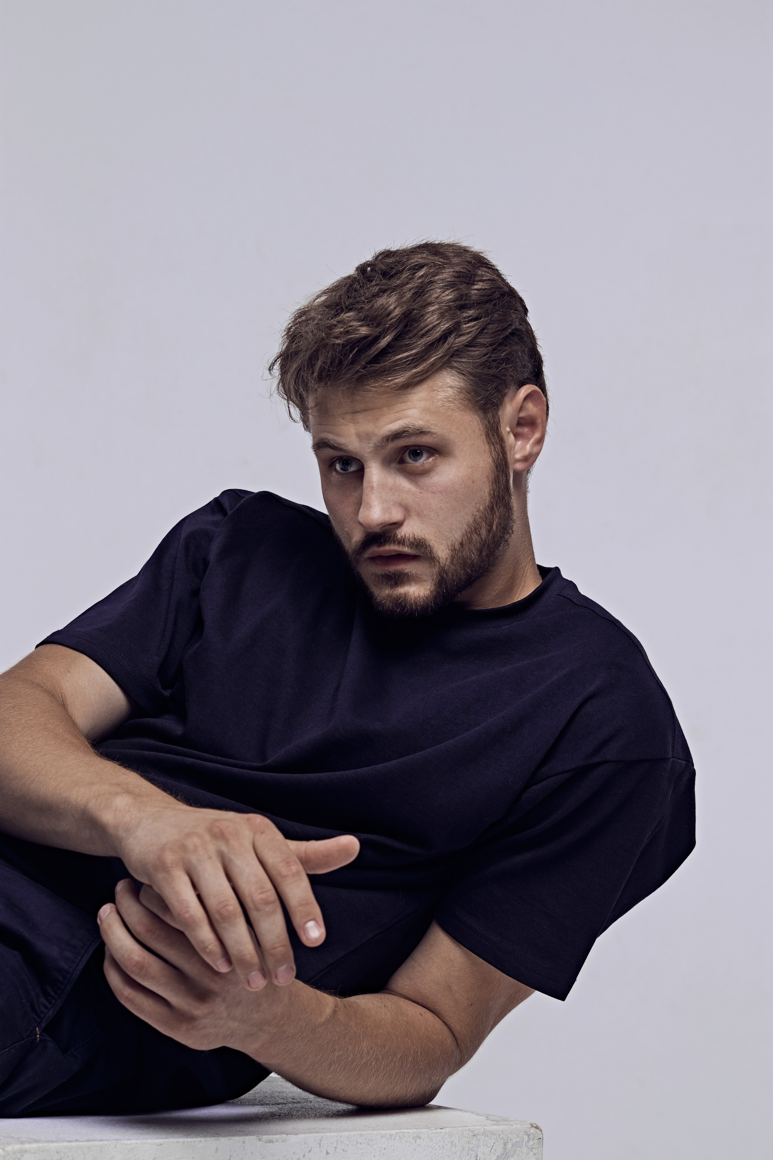 Артур, 188 см, 48-50 р-р. KED Production — продакшн из СПб. Создаём фото, видео и контент, который помогает брендам и селлерам продавать больше