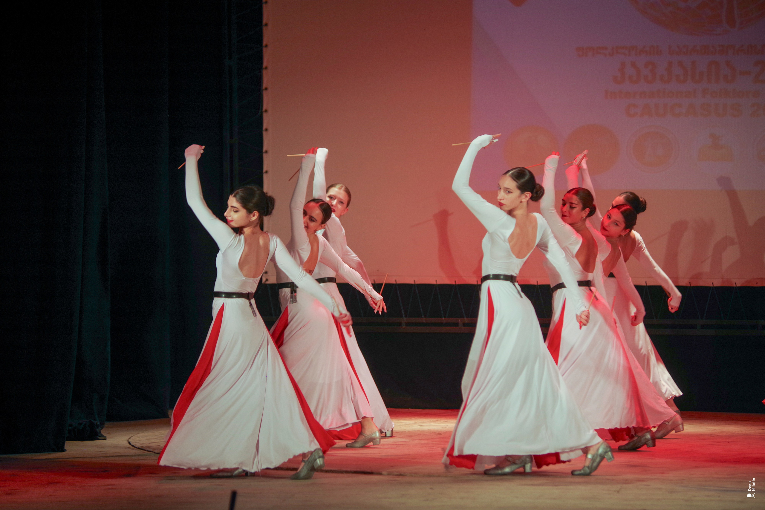 Танцы в прекрасном Они. Портретный фотограф Денис Милютин