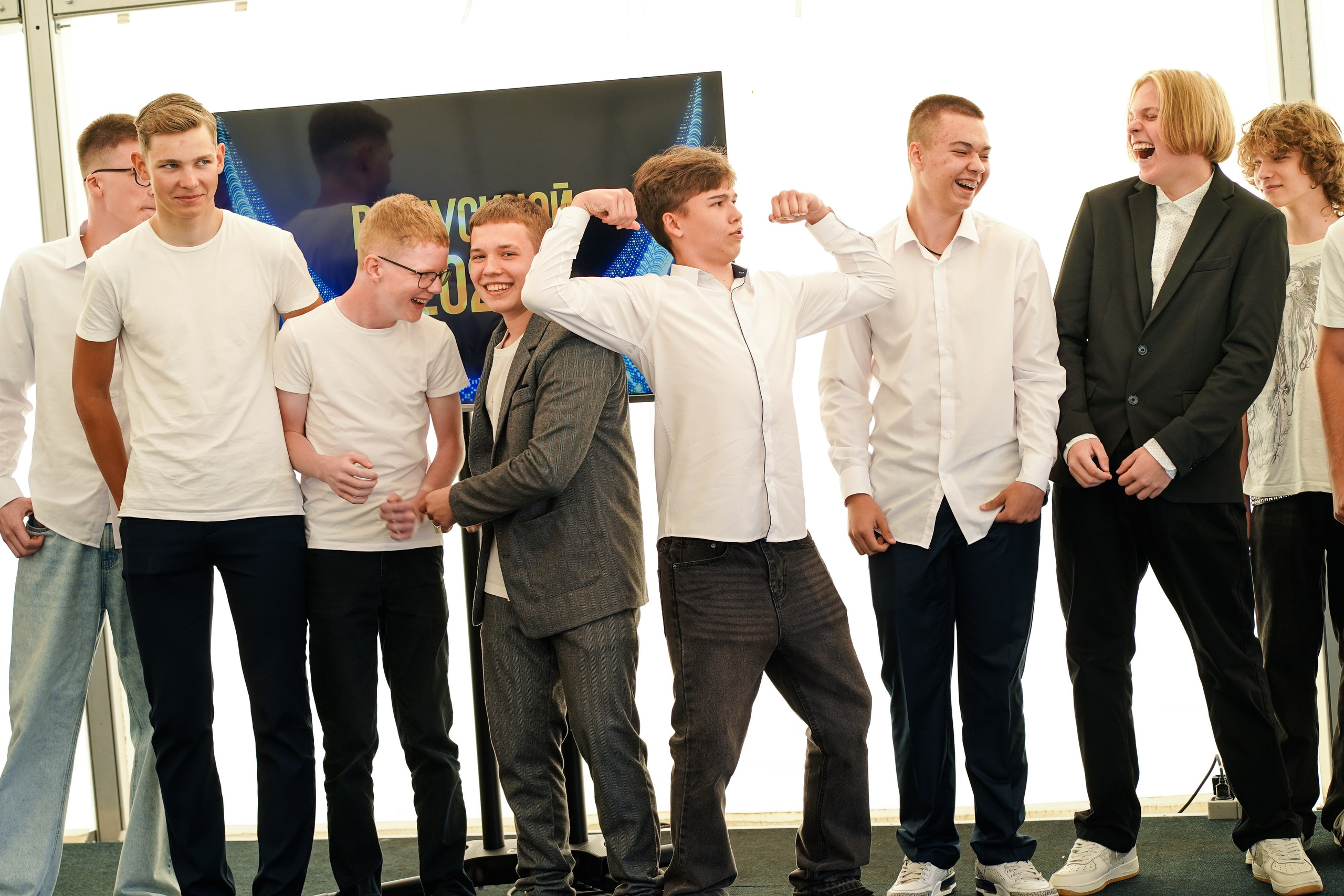 Выпускной 9 класса школа 19 в Коматек. Семейный и портретный фотограф в Екатеринбурге Анна Лобанова