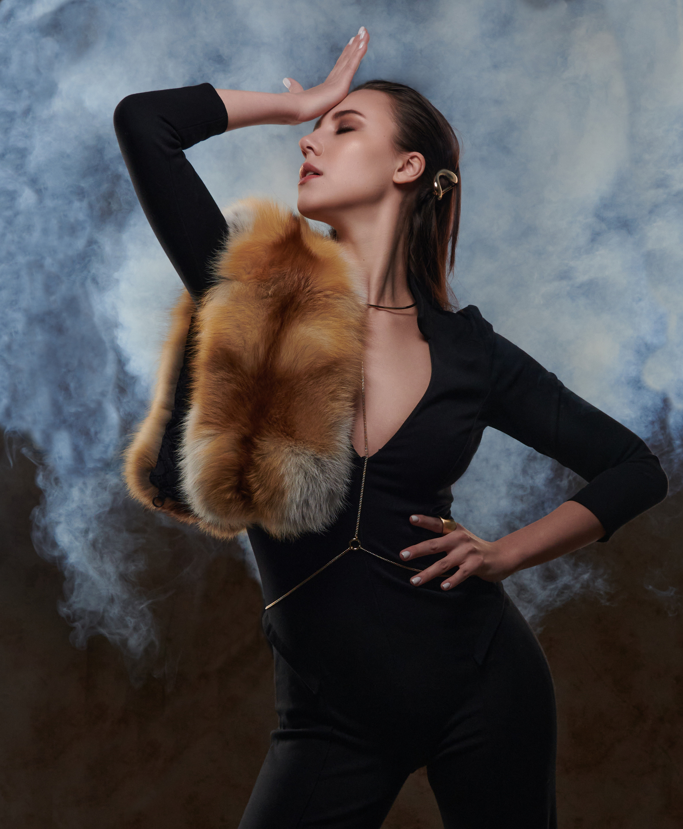 фотографии с дымом, фотосессия в студии, фото на циклораме.