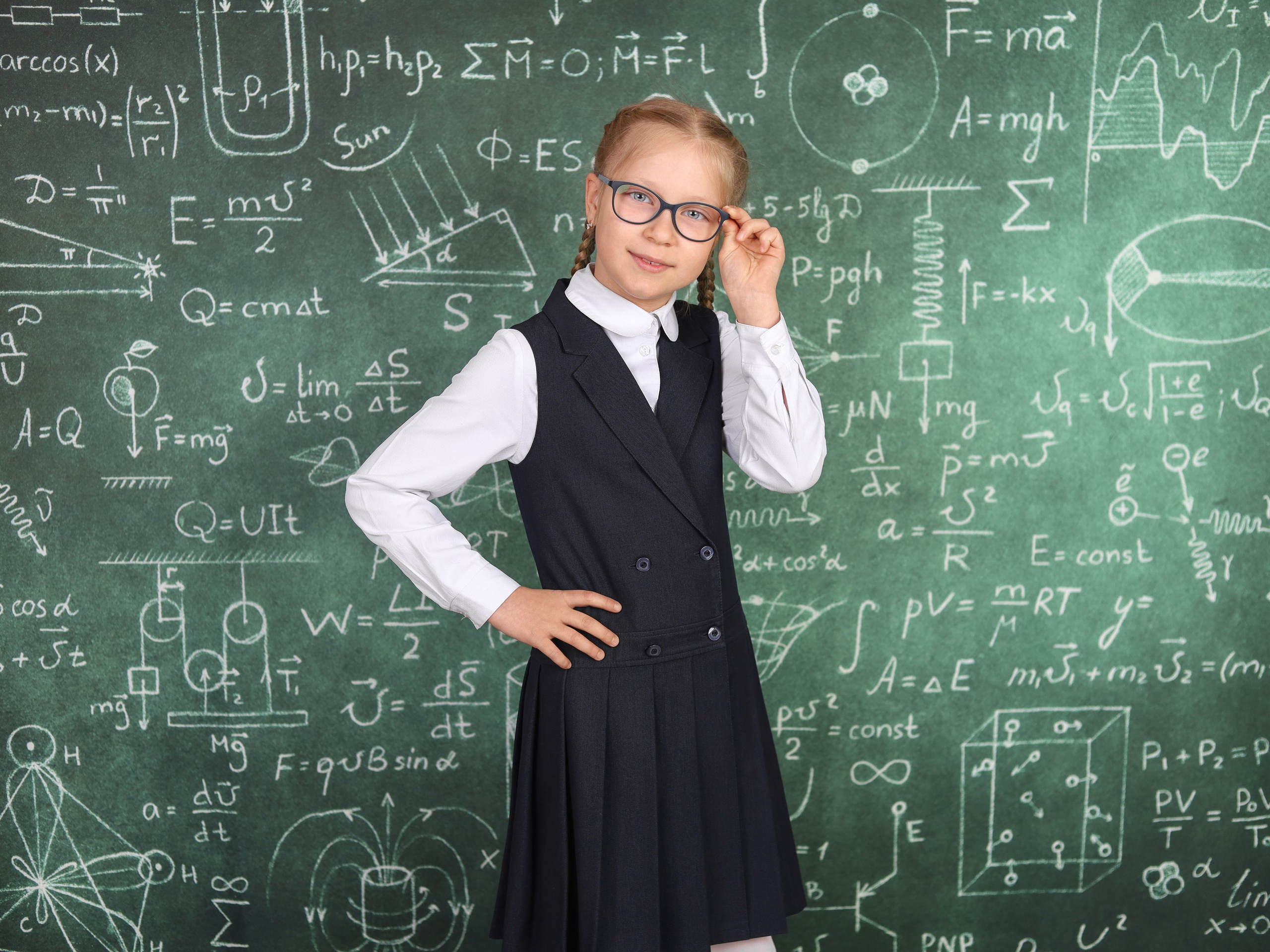 Выпускная книга "Ветер". Выпускные альбомы в Тюмени для школ, садов, вузов спортивных секций