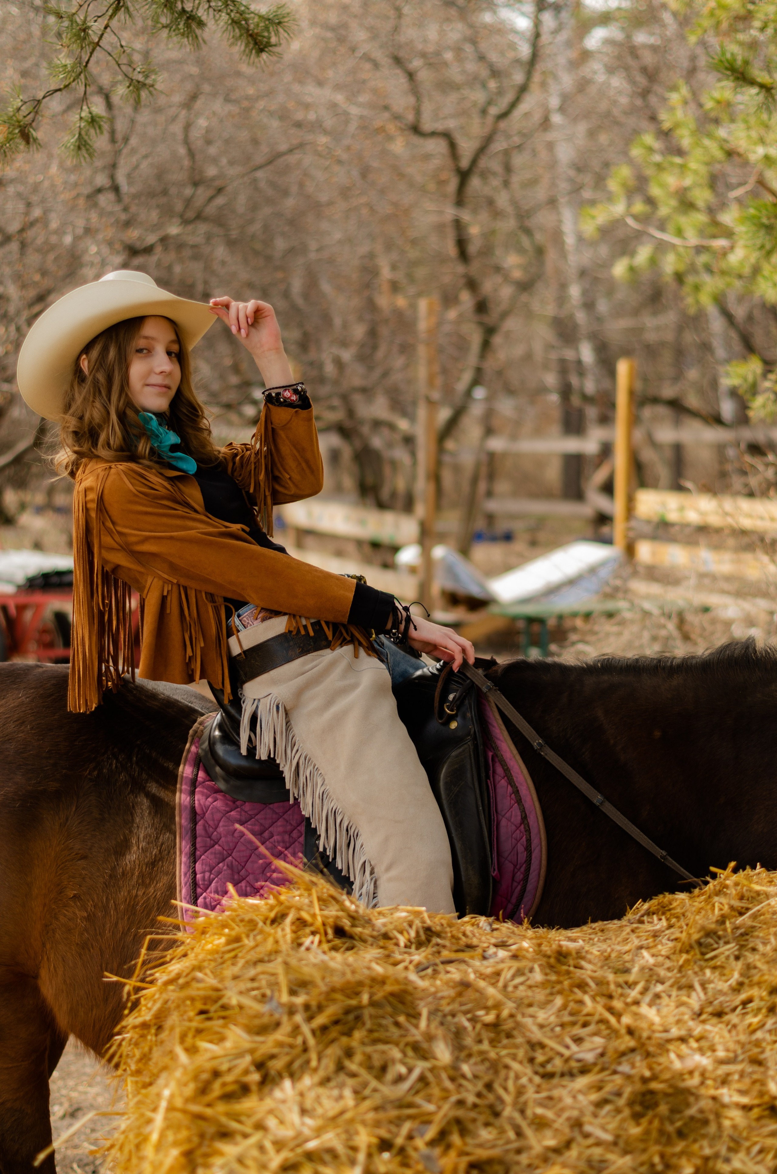 Ковбойская девчонка. Фотограф Марина Доглядная Челябинск фотосессии с лошадьми, мотоциклами