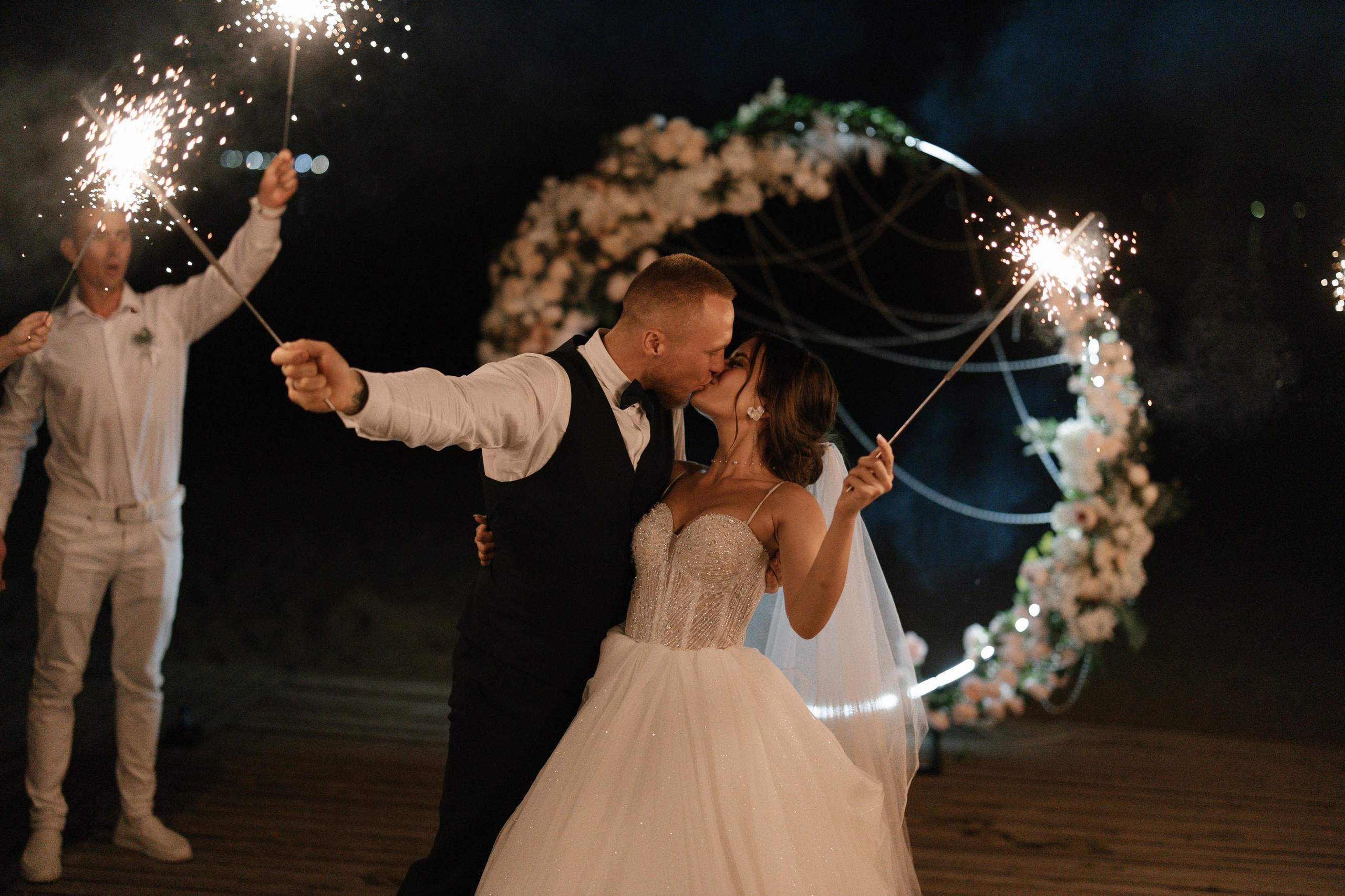 СВАДЕБНЫЕ ЭФФЕКТЫ «ФЕНИКС»