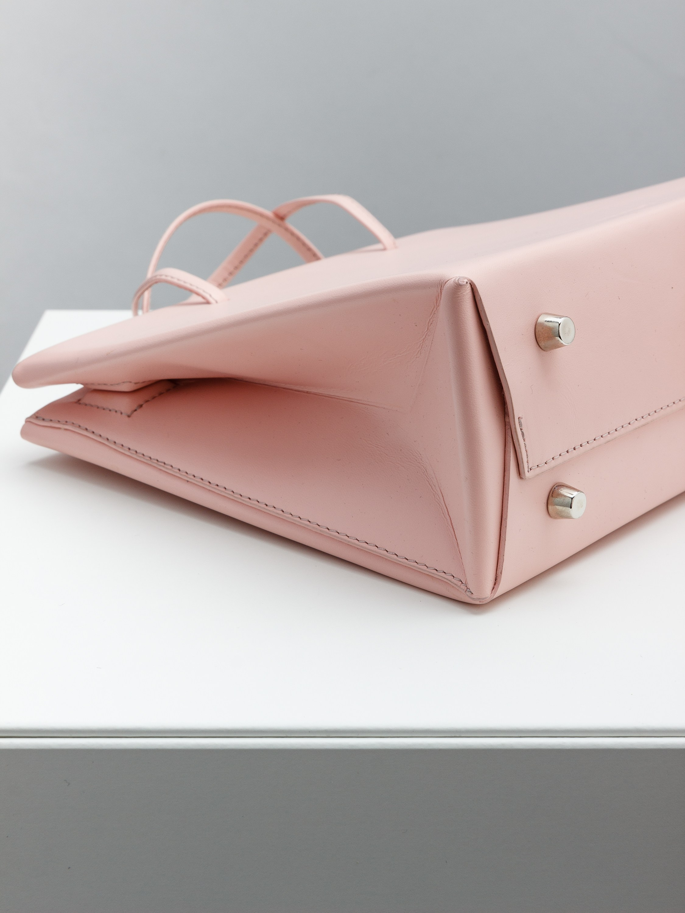 Фотосъёмка сумок и кошельков для маркетплейсов. Профессиональный фотограф в Санкт-Петербурге. Сергей Пушкин