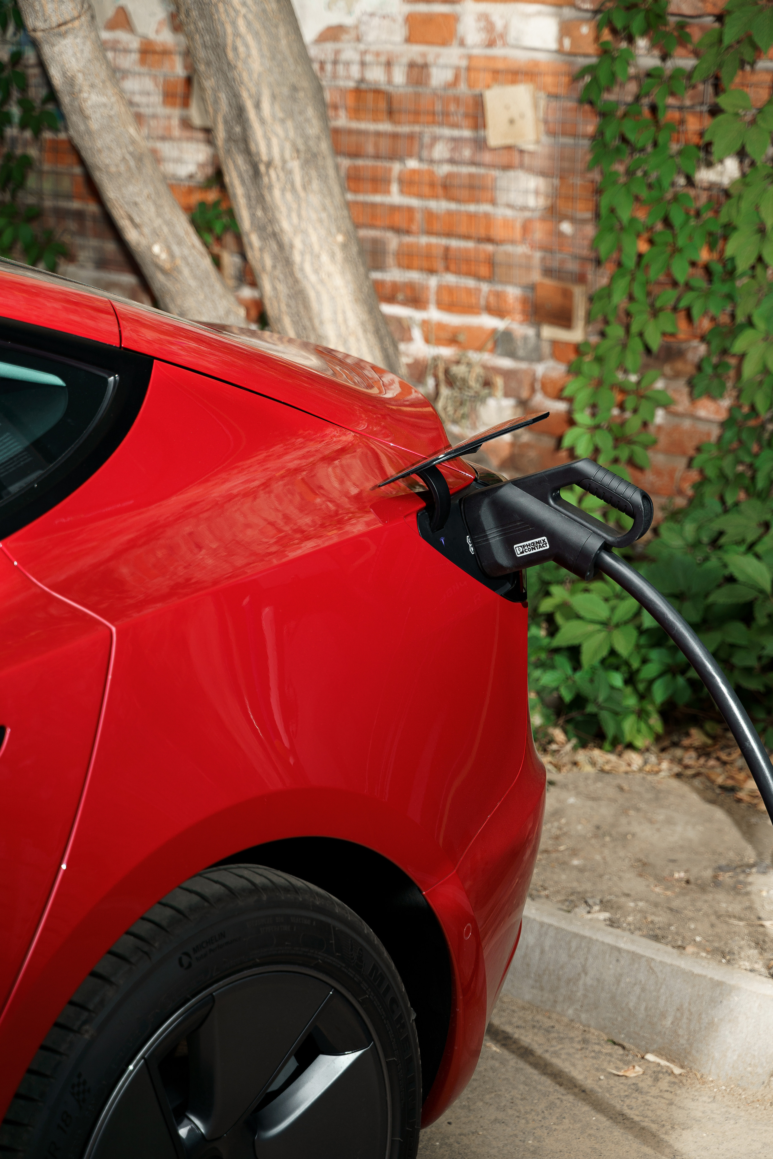 Edison Twin. Профессиональный фотограф и оператор в Москве — Максим Проценко