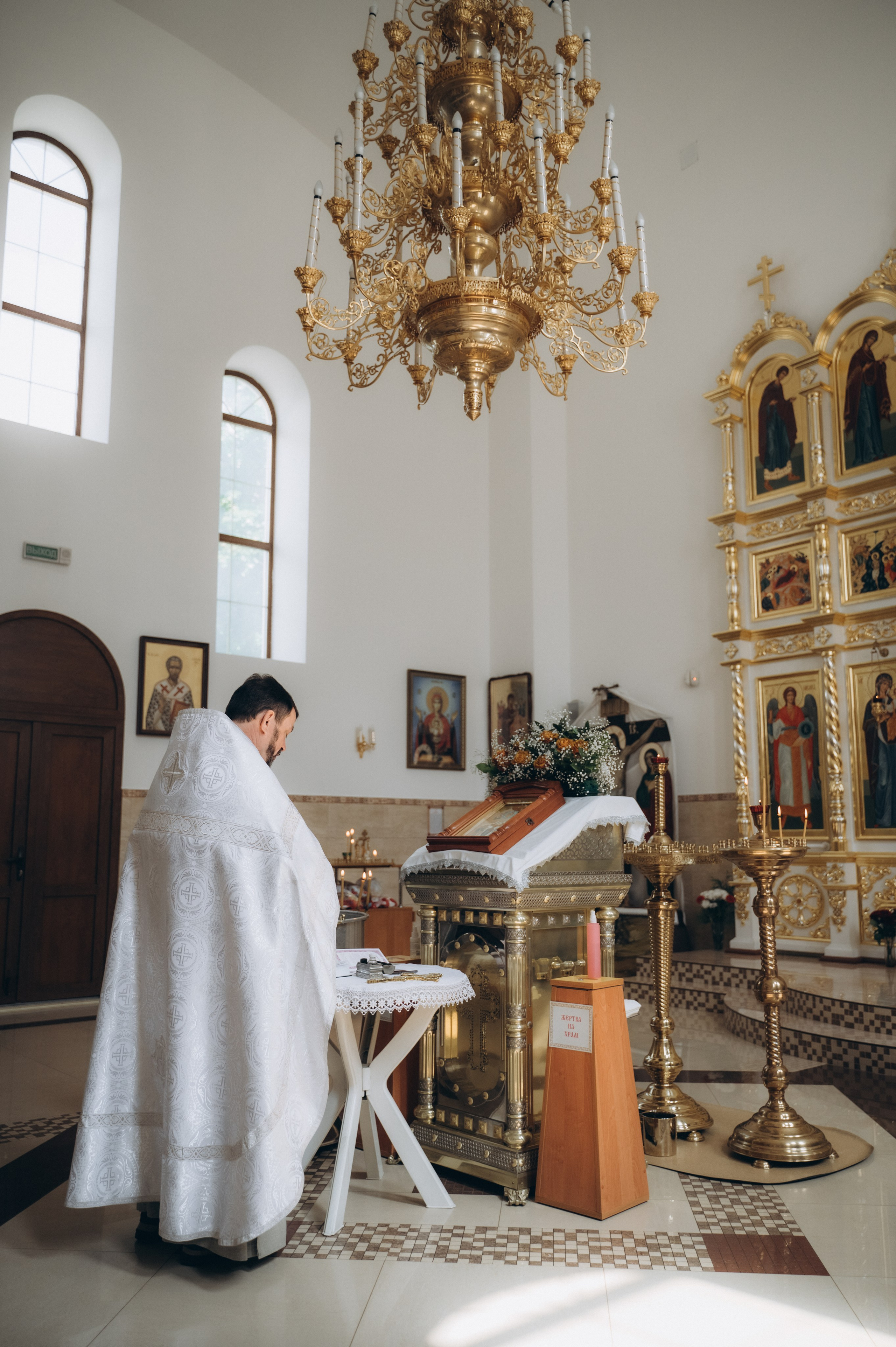 Крещение Корнелии (ХРАМ СВЯТИТЕЛЯ ЛУКИ КРЫМСКОГО). Семейный фотограф в Минске Дарья Дреко
